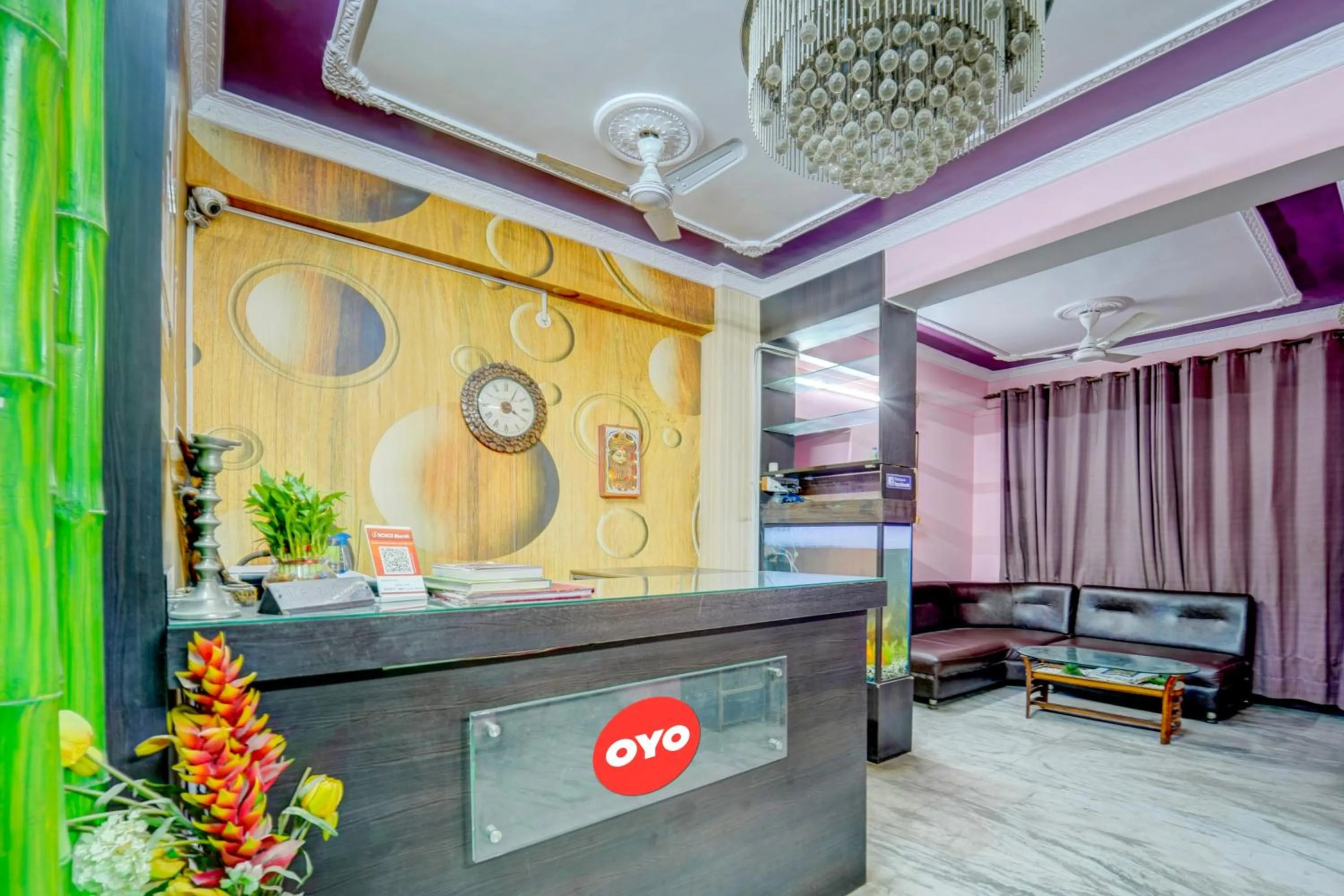 Lobby or reception in Super OYO Flagship Hotel New Savera