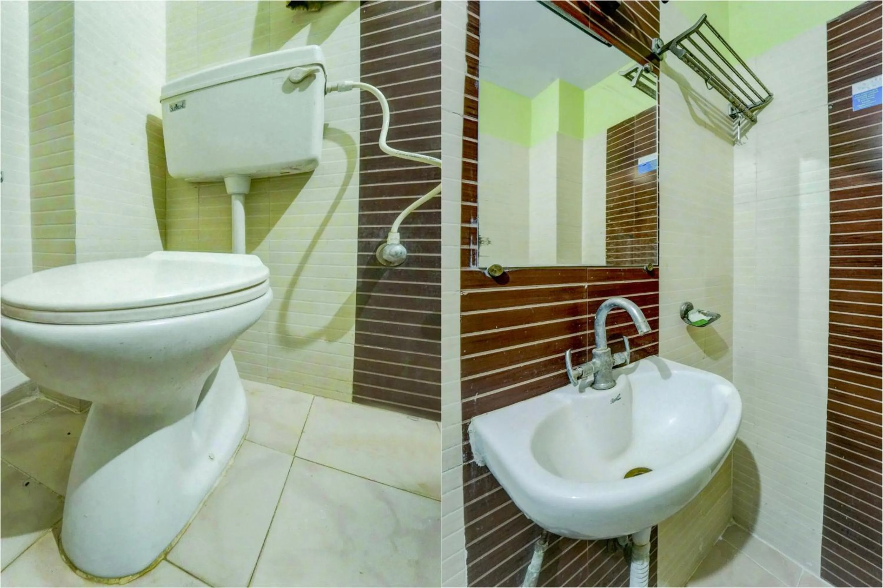 Bathroom in Super OYO Flagship Hotel New Savera