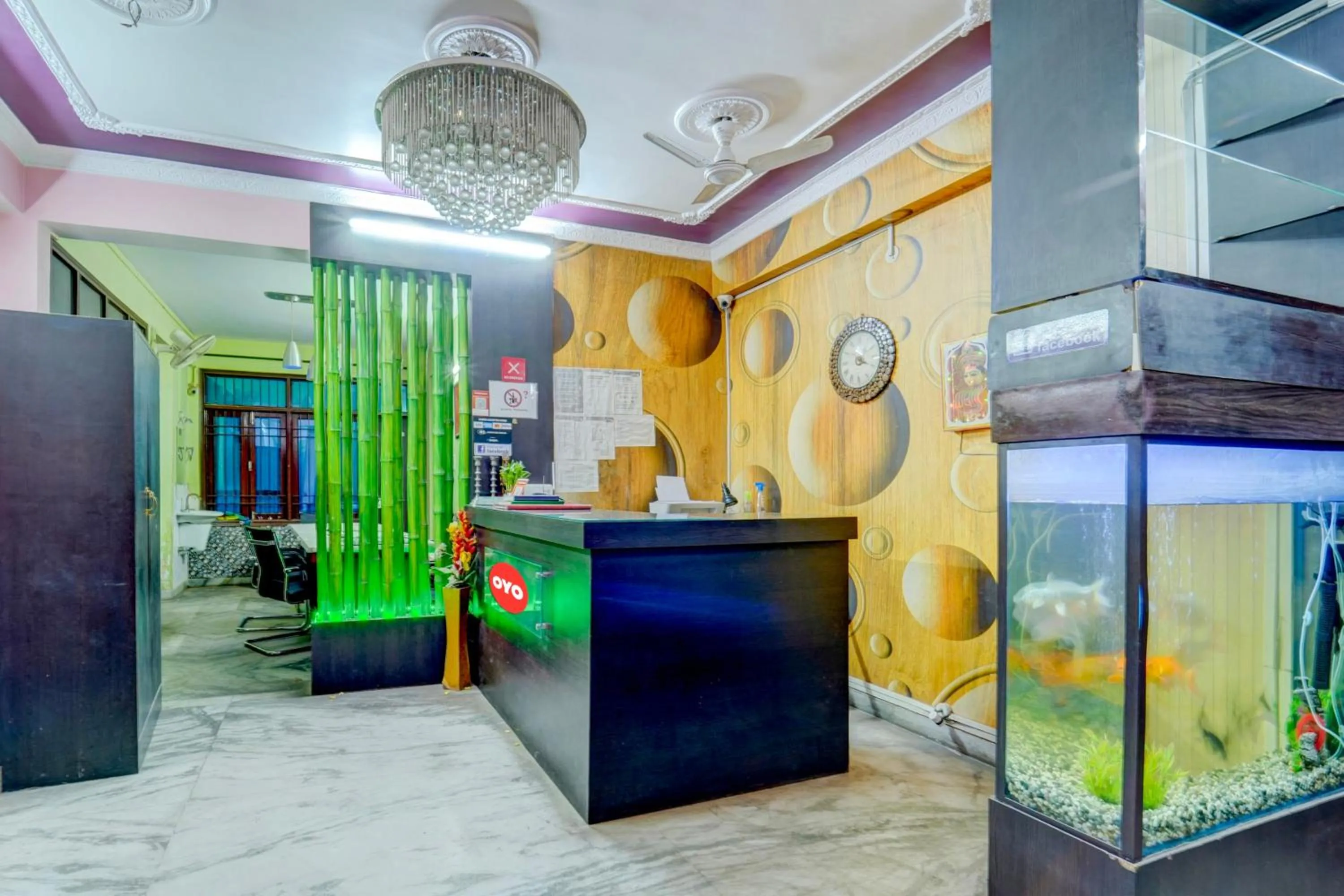 Lobby or reception in Super OYO Flagship Hotel New Savera