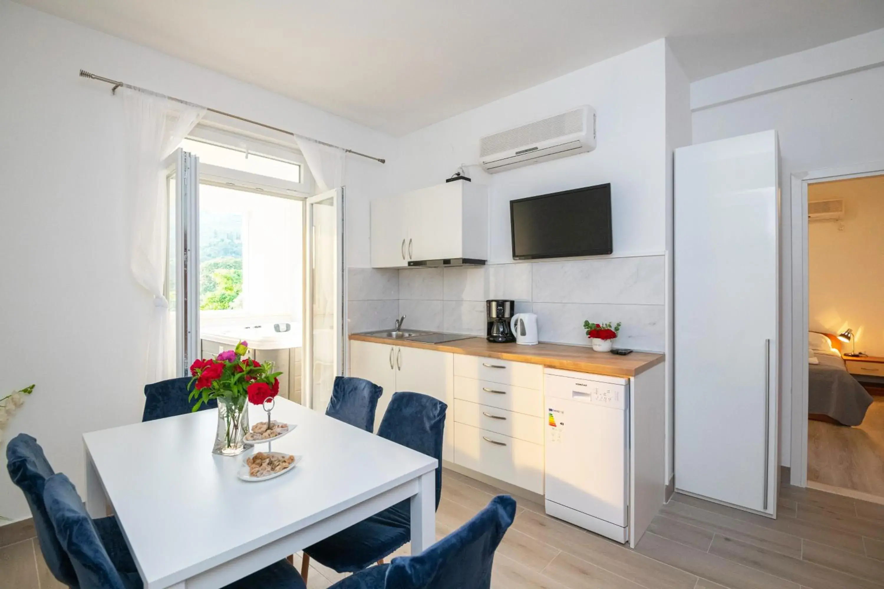 Three Bedroom Apartment with Terrace in Apartments Azzurro Three Bedroom Apartment with Terrace in Apartments Azzurro