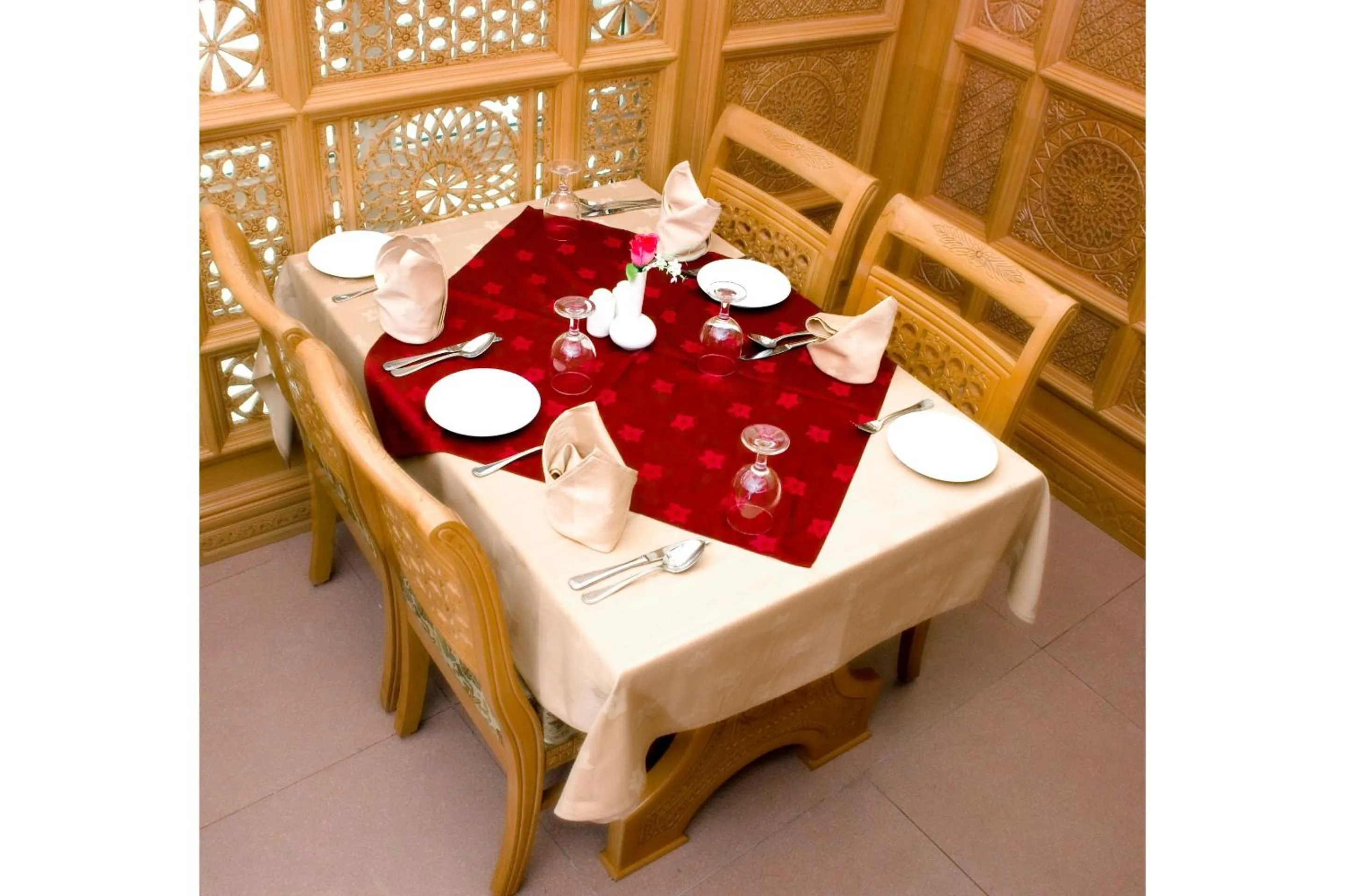 Restaurant/places to eat in Super OYO 151 Manam 2 Hotel Apartment