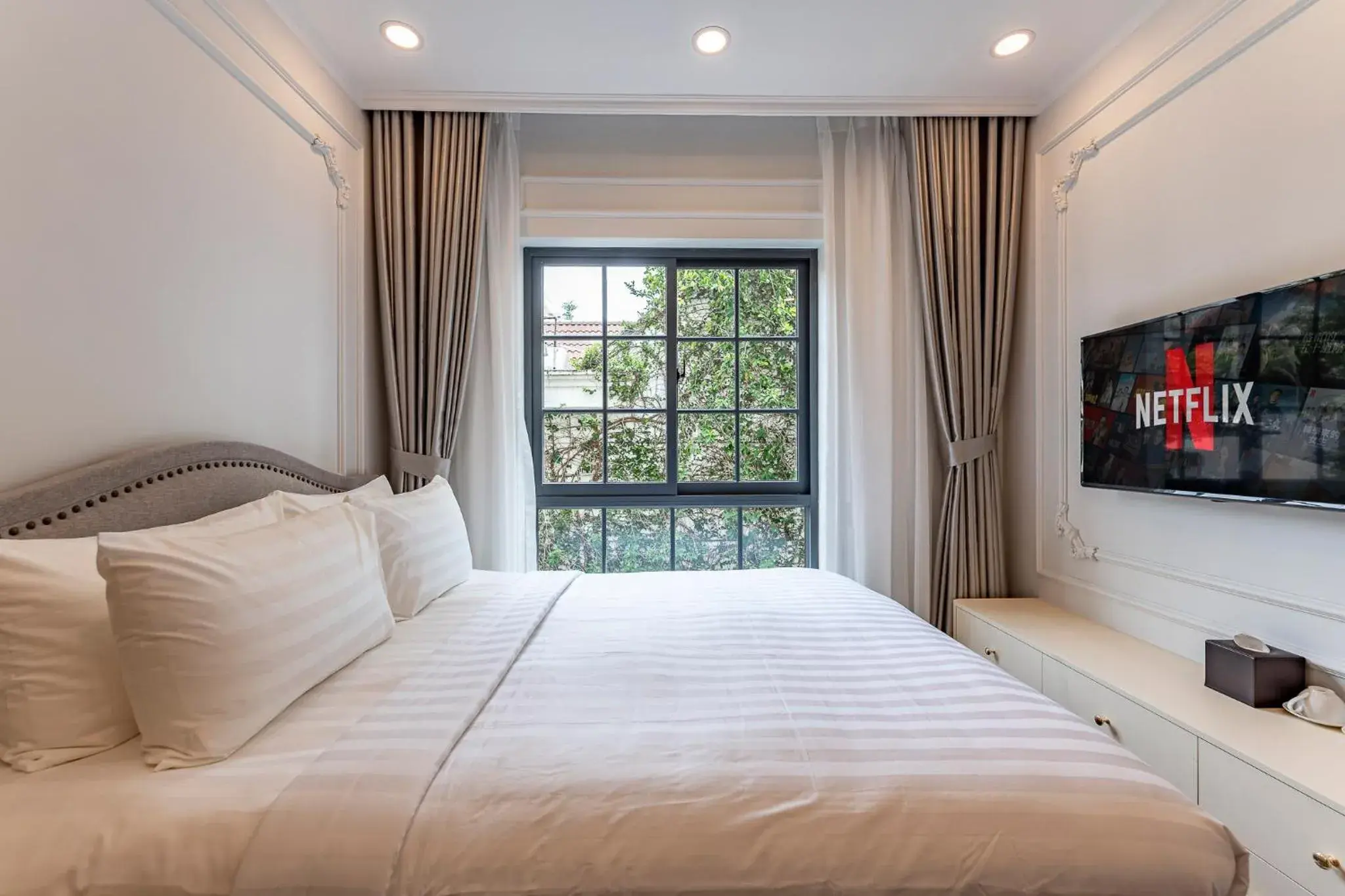 Bed in Golden Sun Apartment & Hotel Bed in Golden Sun Apartment & Hotel