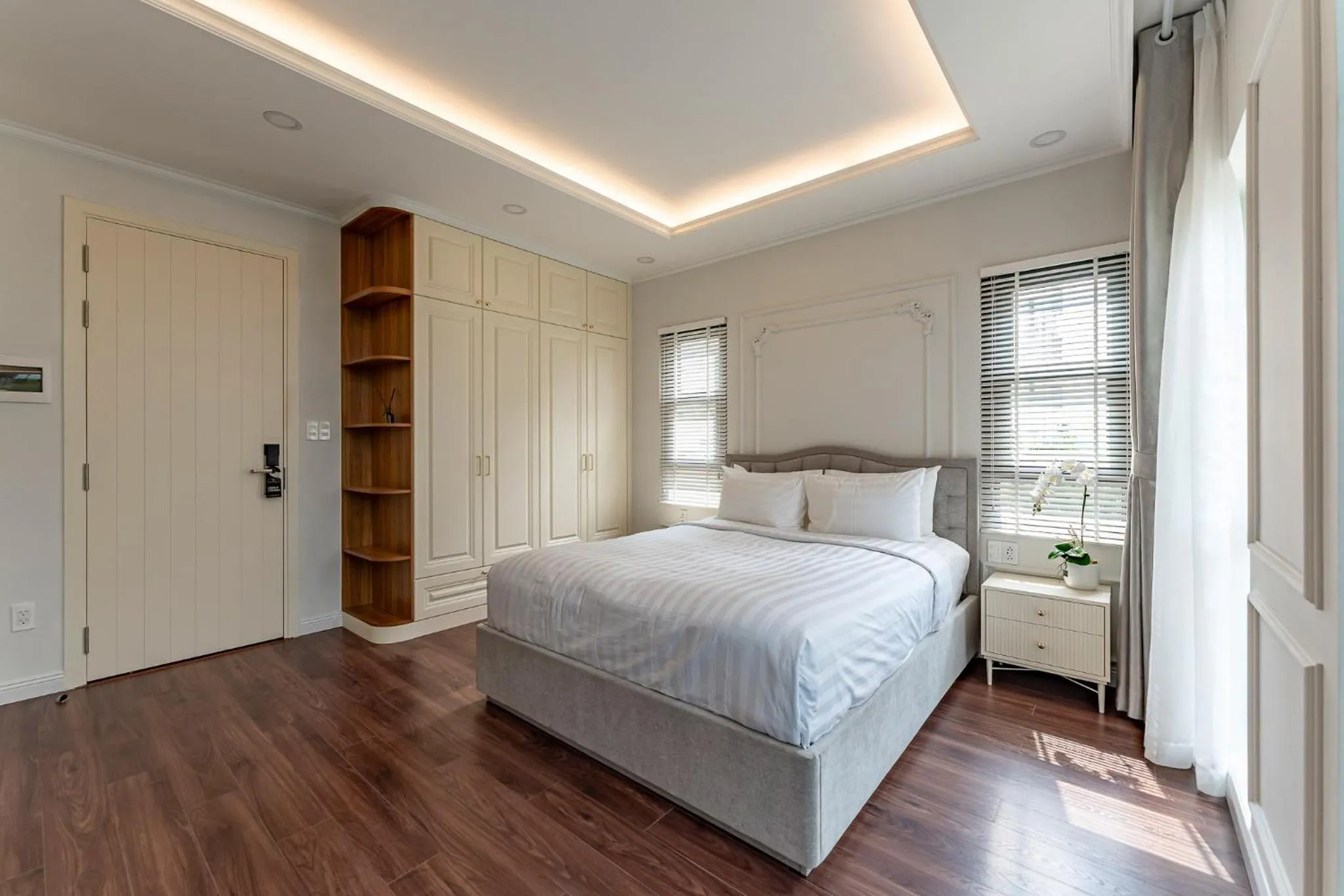 Bed in Golden Sun Apartment & Hotel