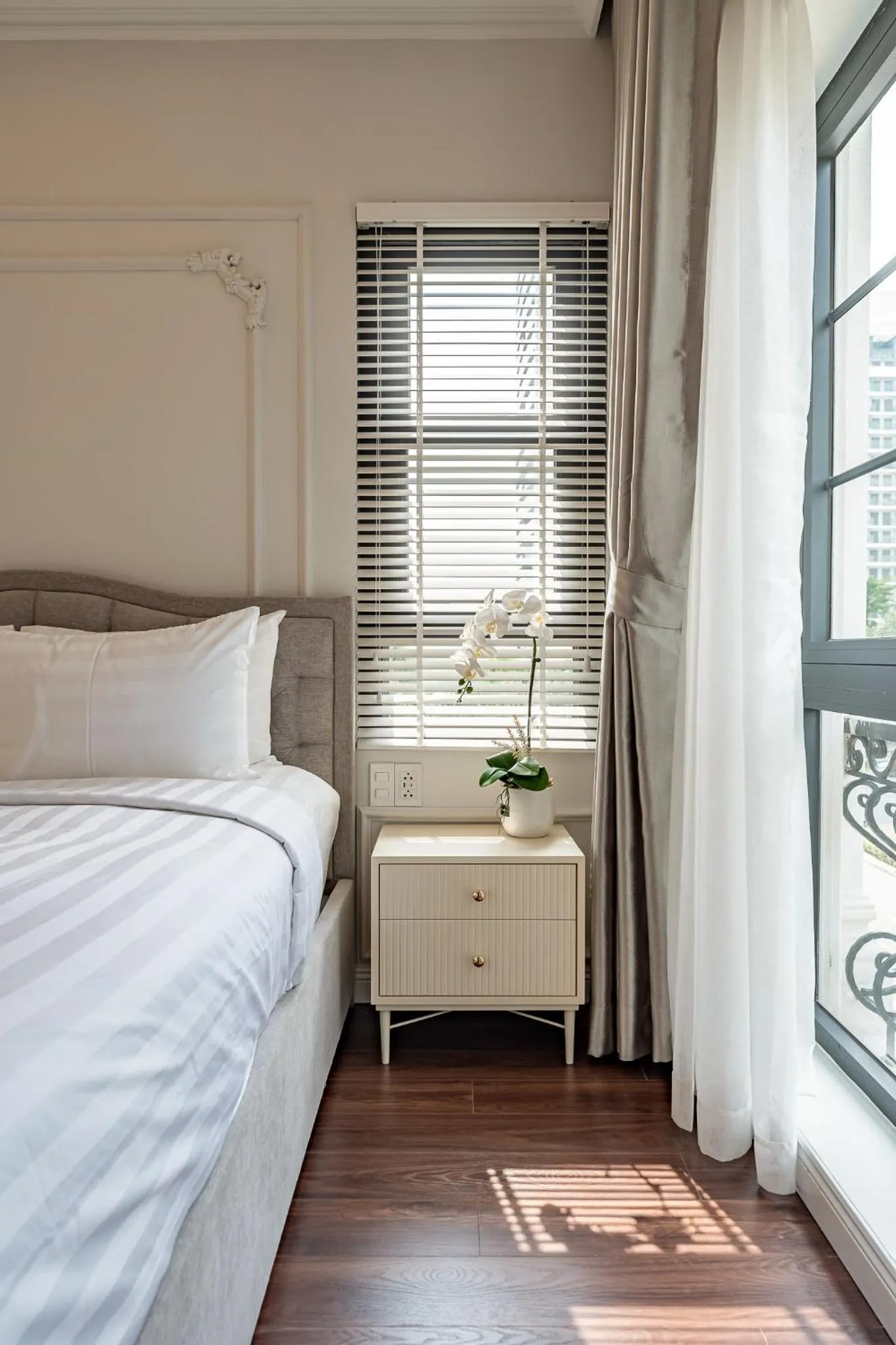 Bed in Golden Sun Apartment & Hotel