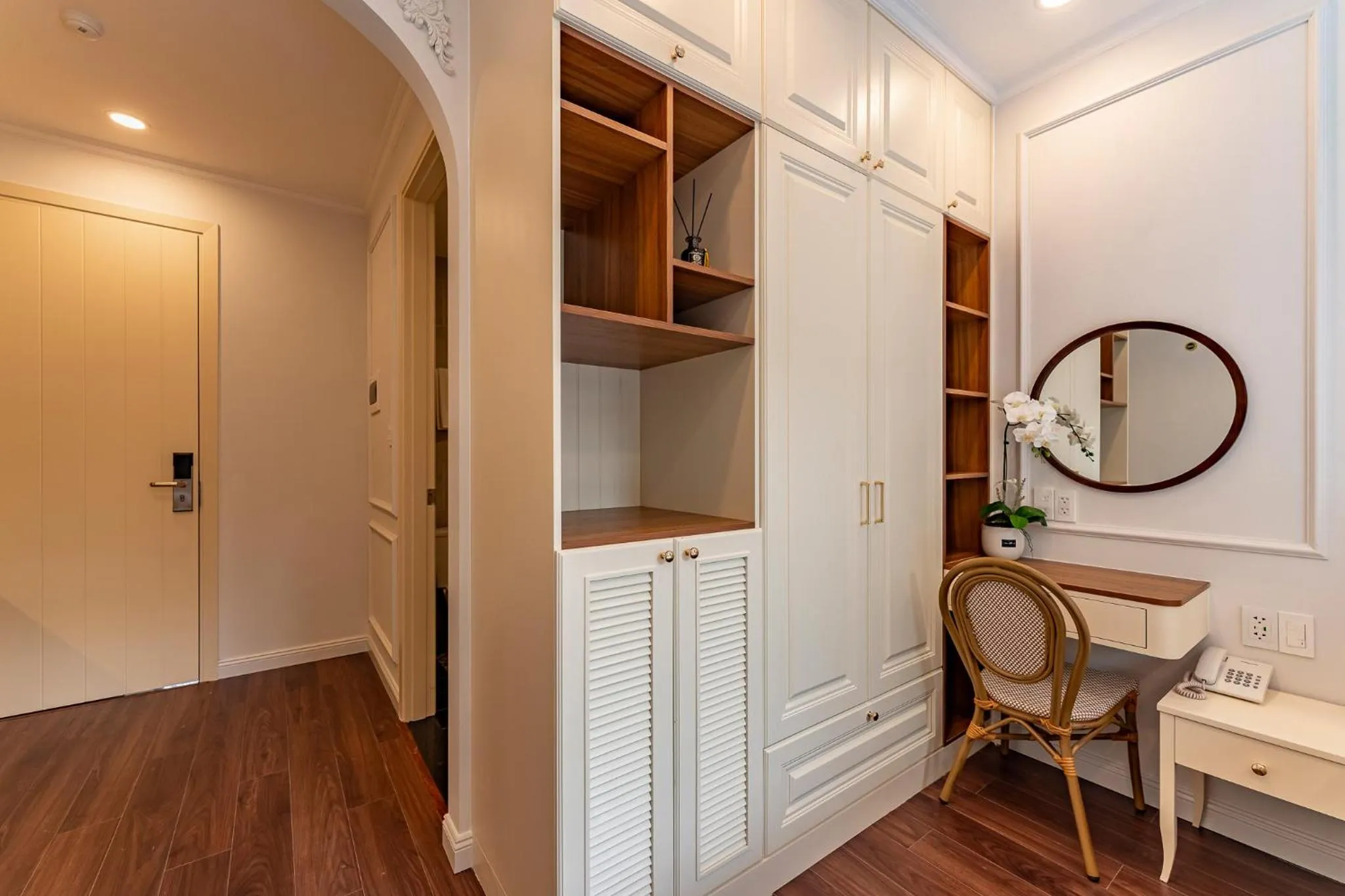 Golden Sun Apartment & Hotel