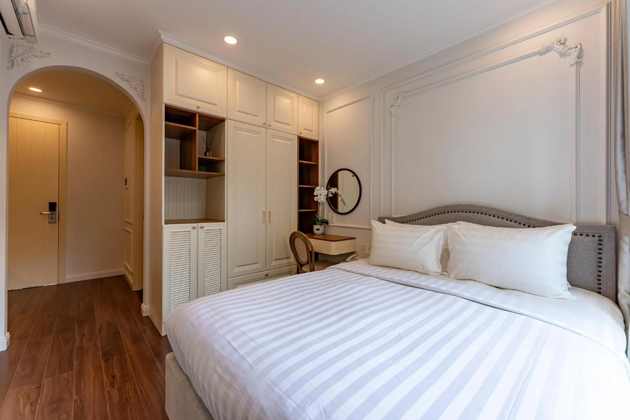 Bed in Golden Sun Apartment & Hotel