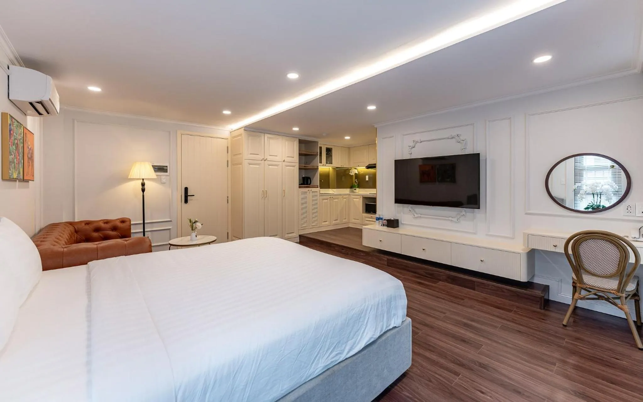 Bed in Golden Sun Apartment & Hotel