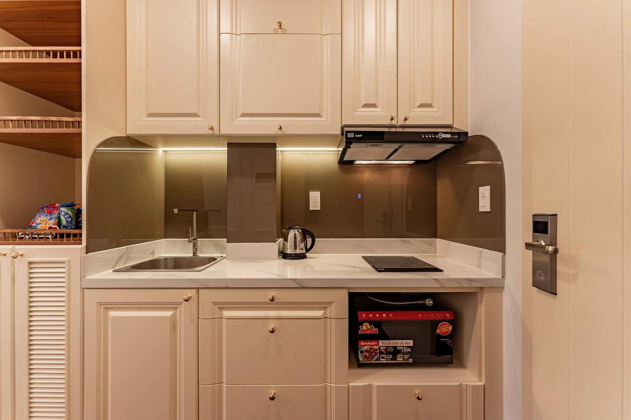 Golden Sun Apartment & Hotel