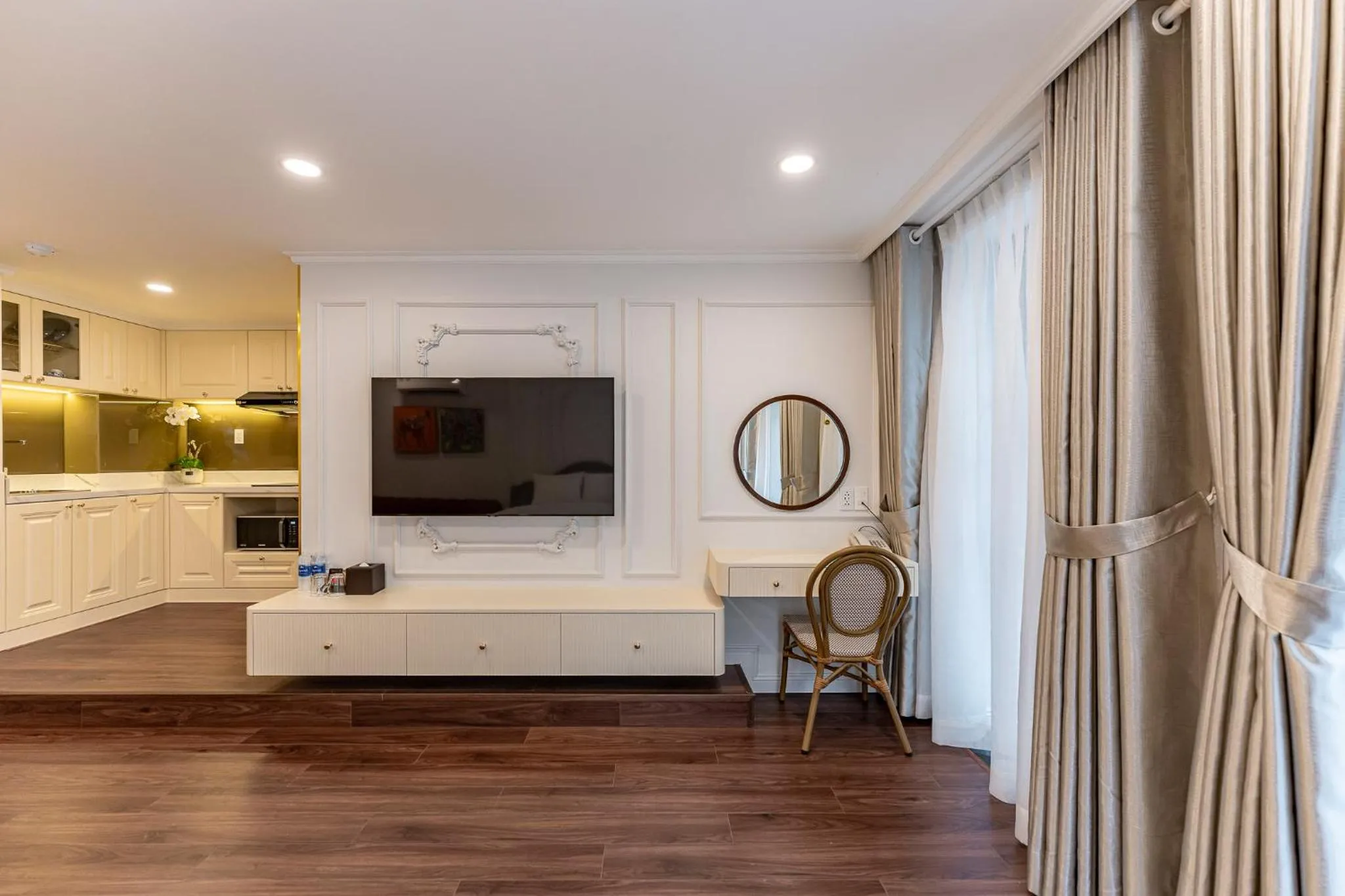 Golden Sun Apartment & Hotel