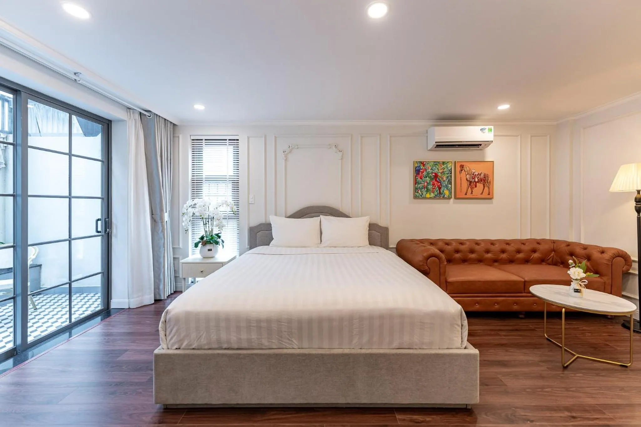 Bed in Golden Sun Apartment & Hotel