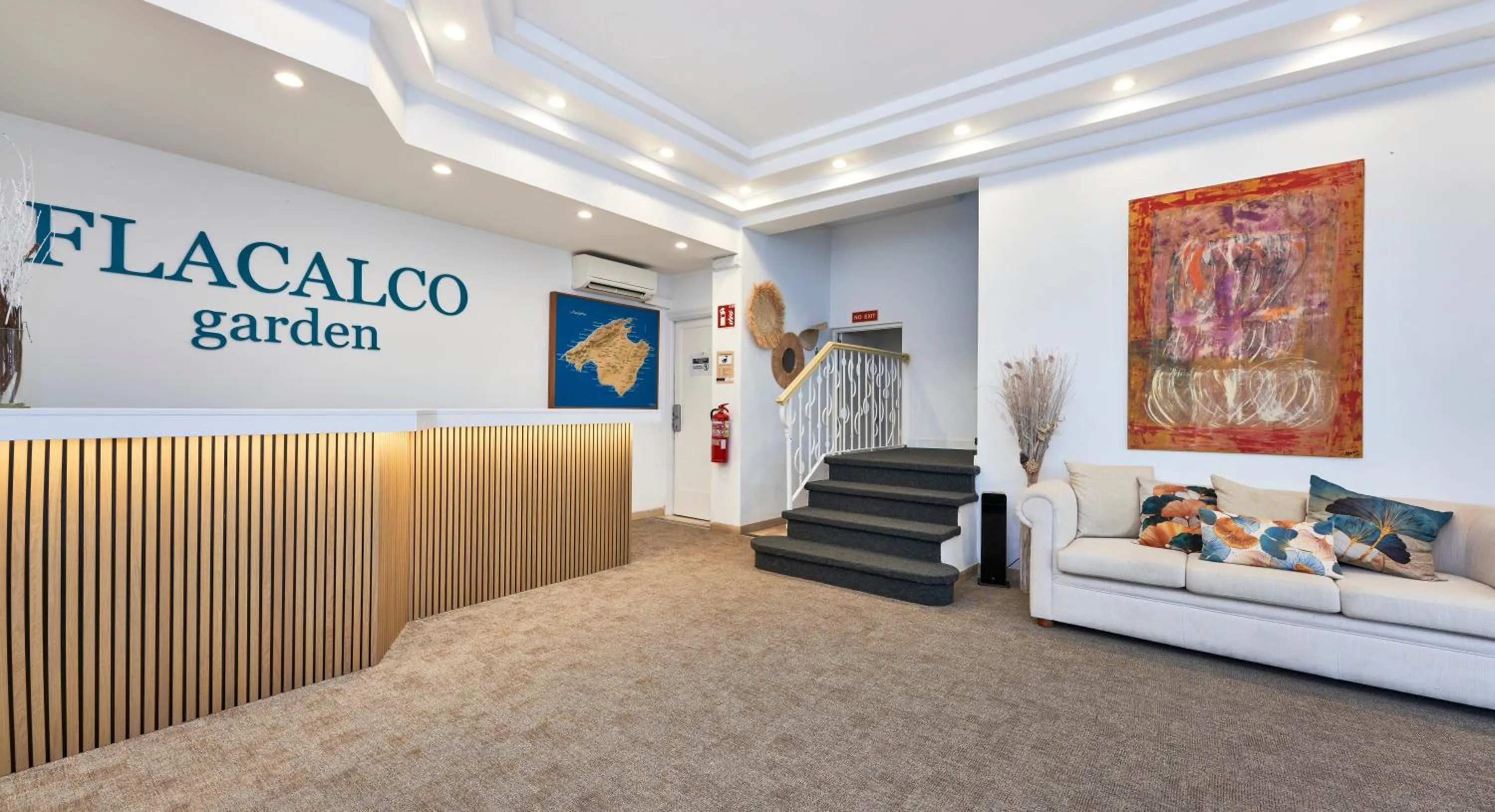 Lobby or reception in Petit Garden Hotel by Flacalco