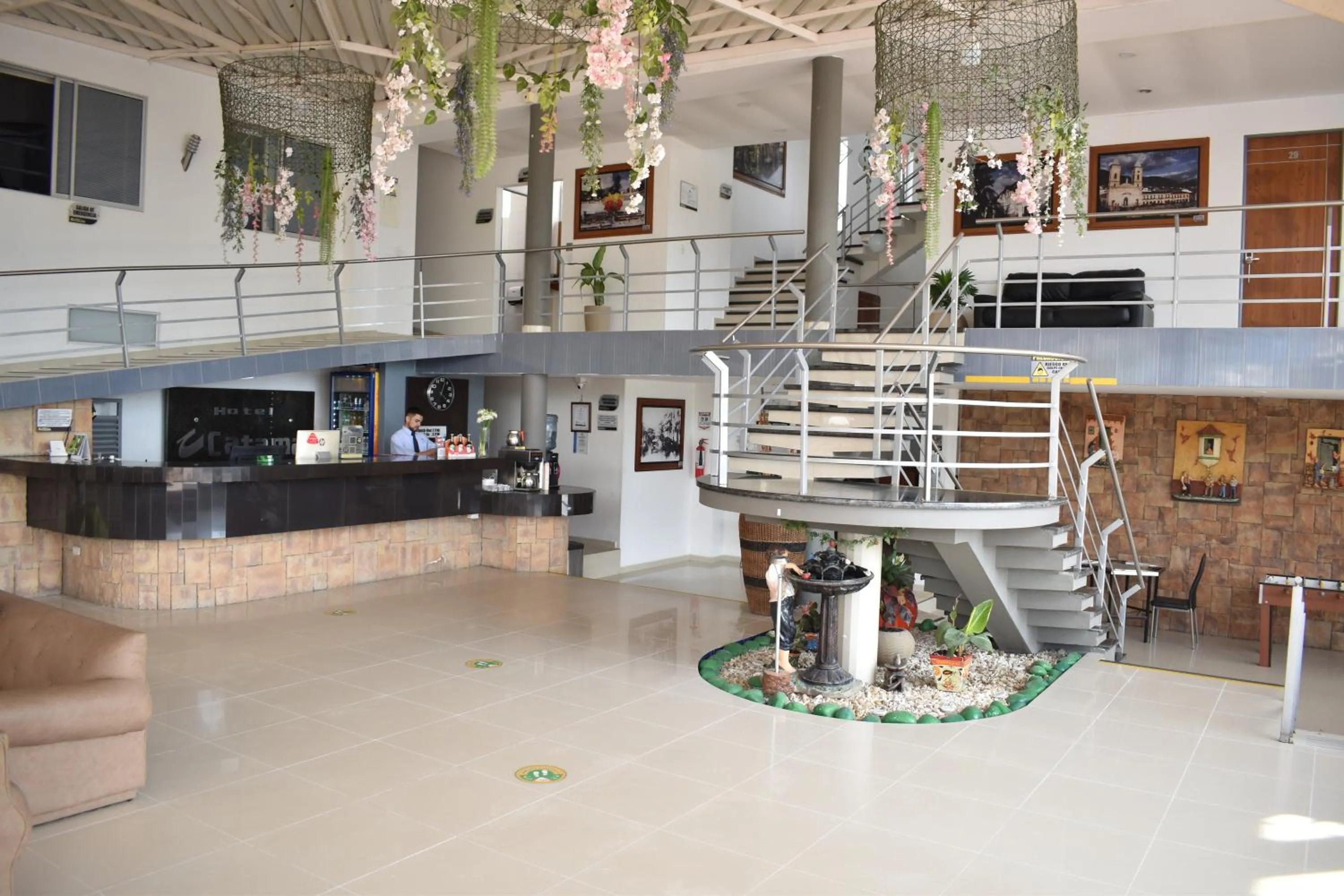 Hotel Catama Inn