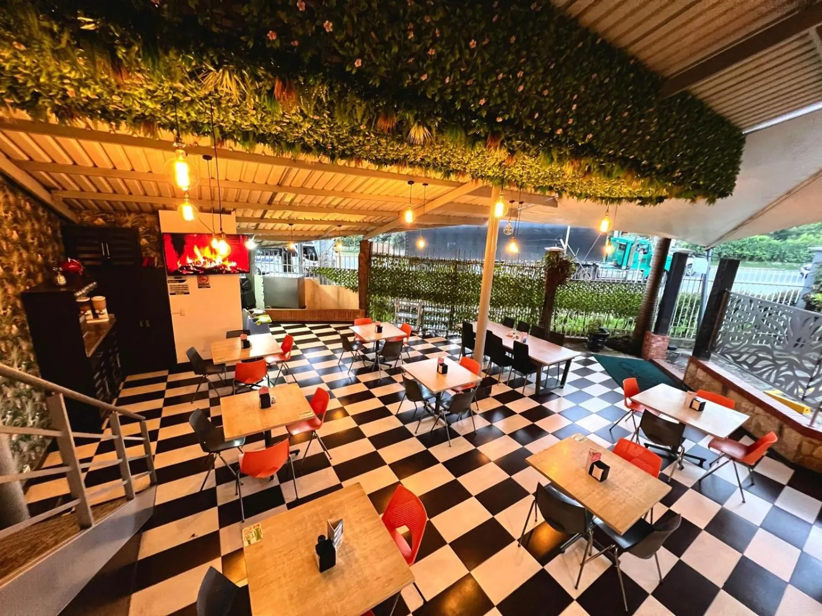Hotel Catama Inn