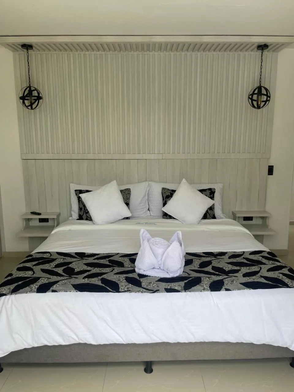 Bedroom, Bed in Hotel Catama Inn