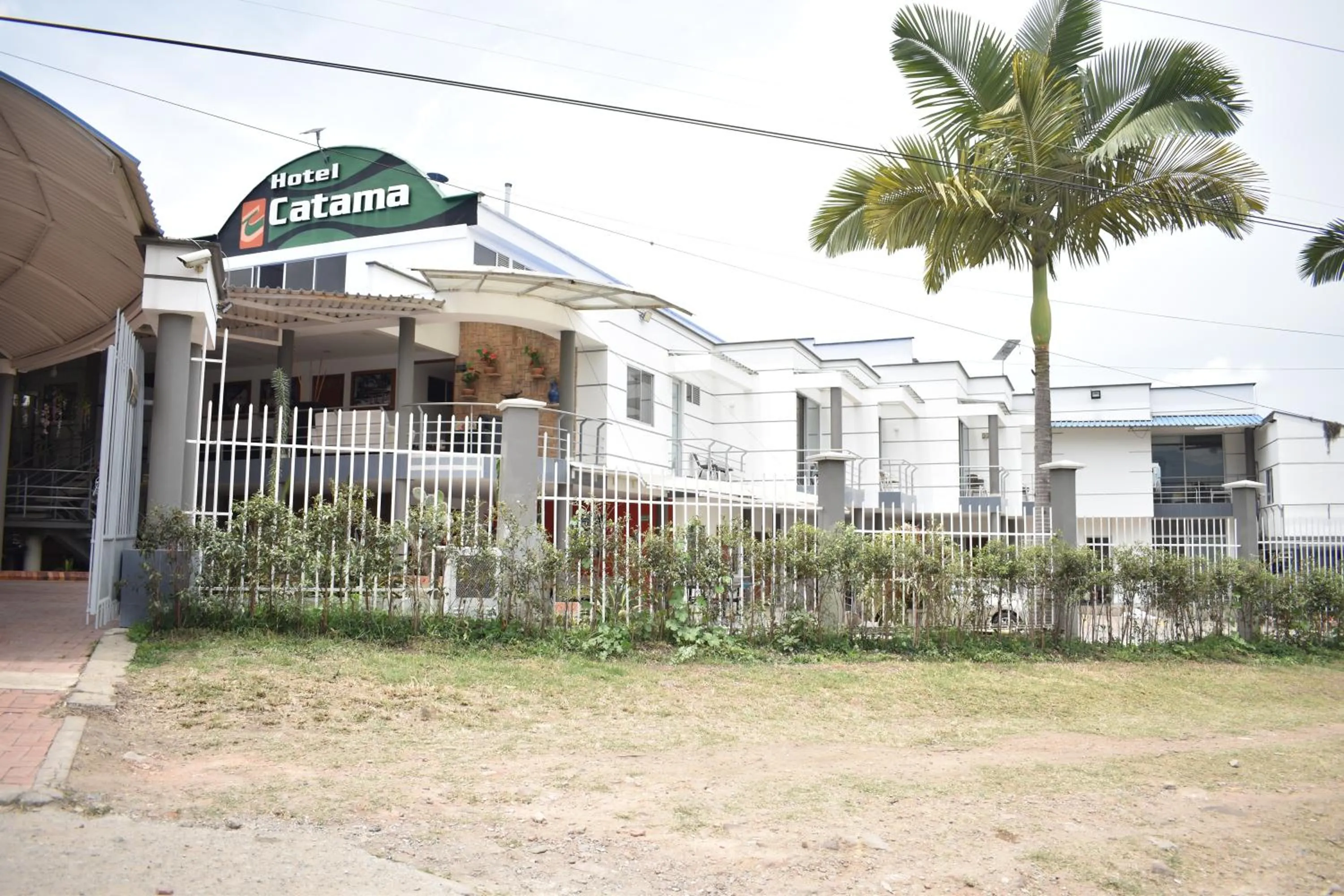 Property building in Hotel Catama Inn