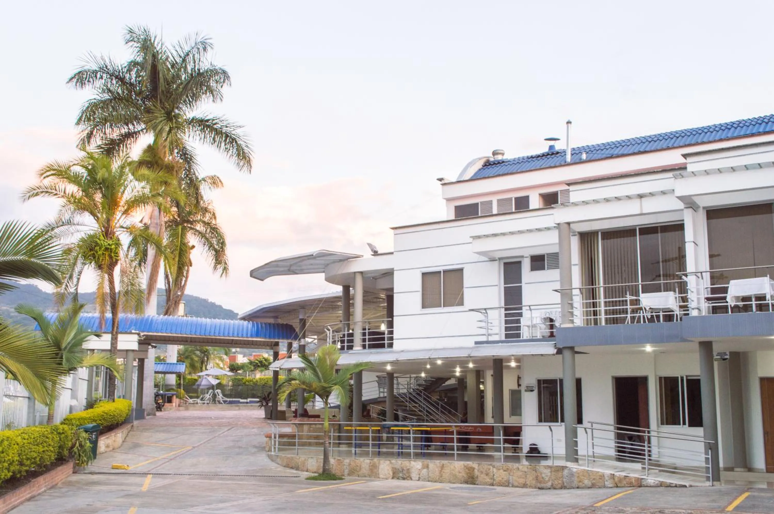 Hotel Catama Inn
