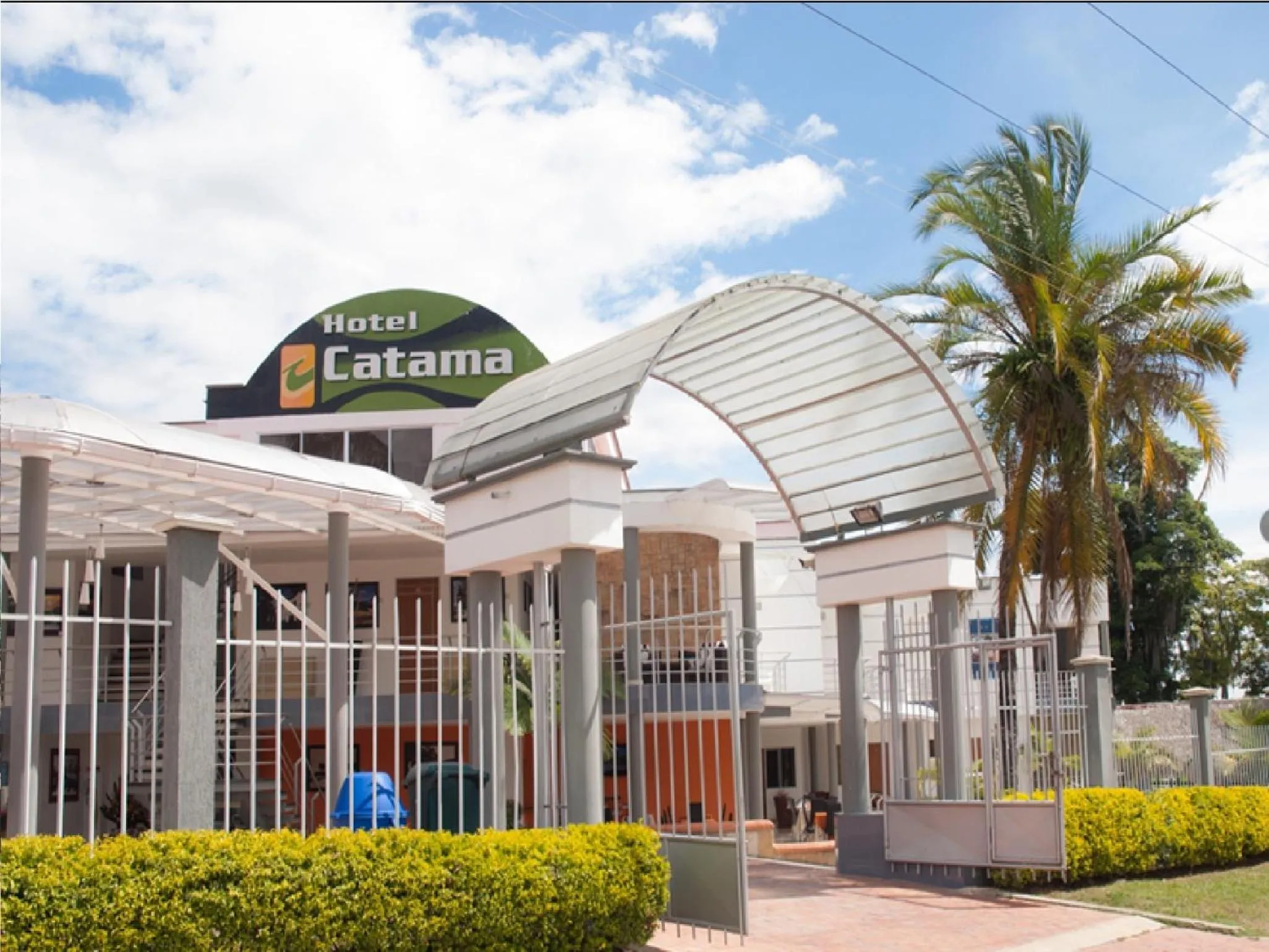 Facade/entrance in Hotel Catama Inn