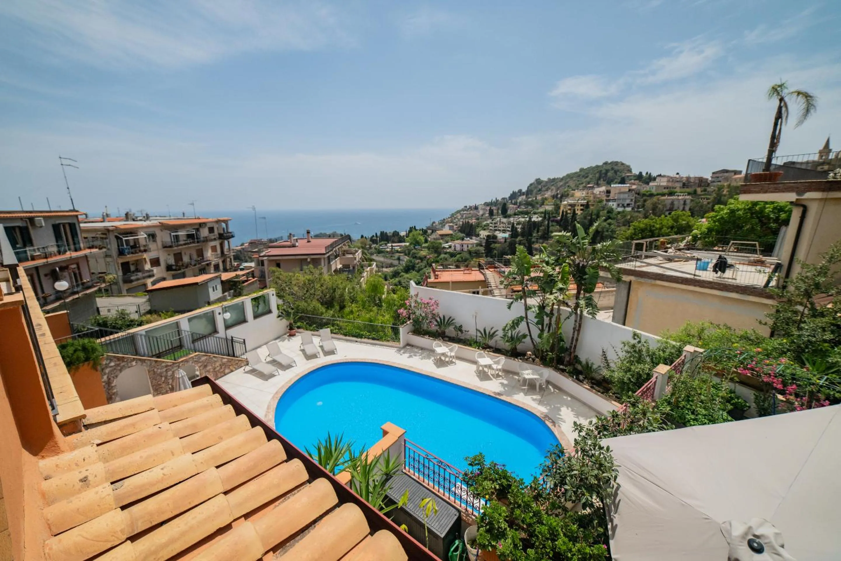 Property building in Casa Pertosa