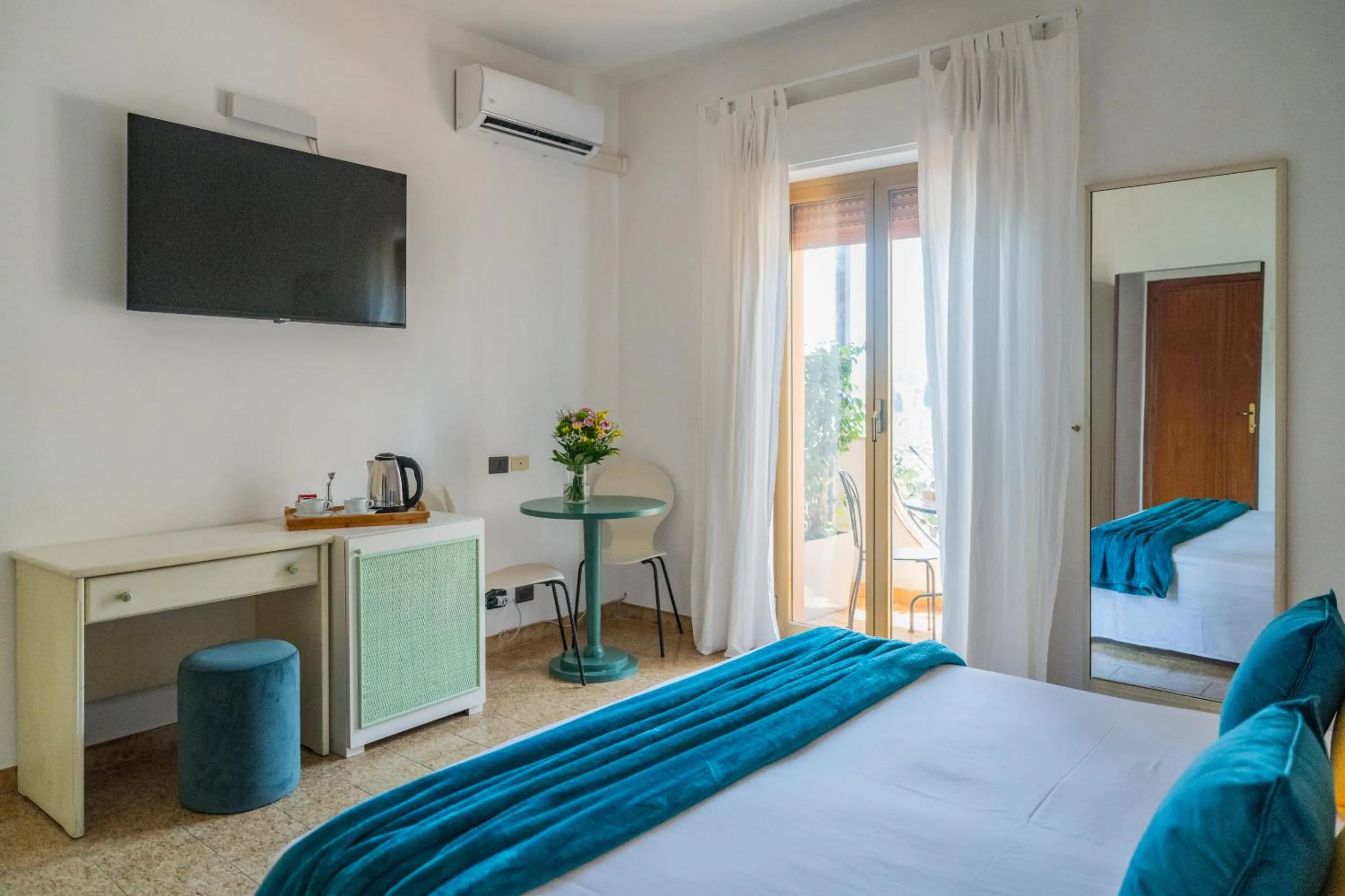 Bedroom, Bed in Casa Pertosa