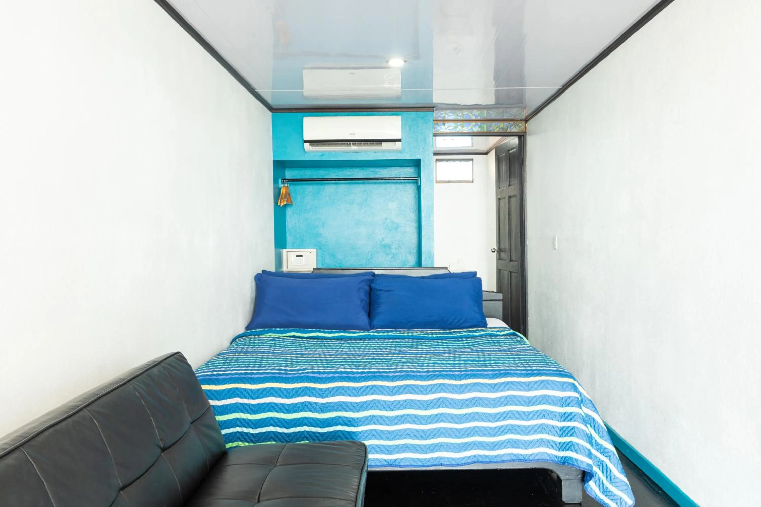 Photo of the whole room, Bed in El Faro Containers Beach Hotel