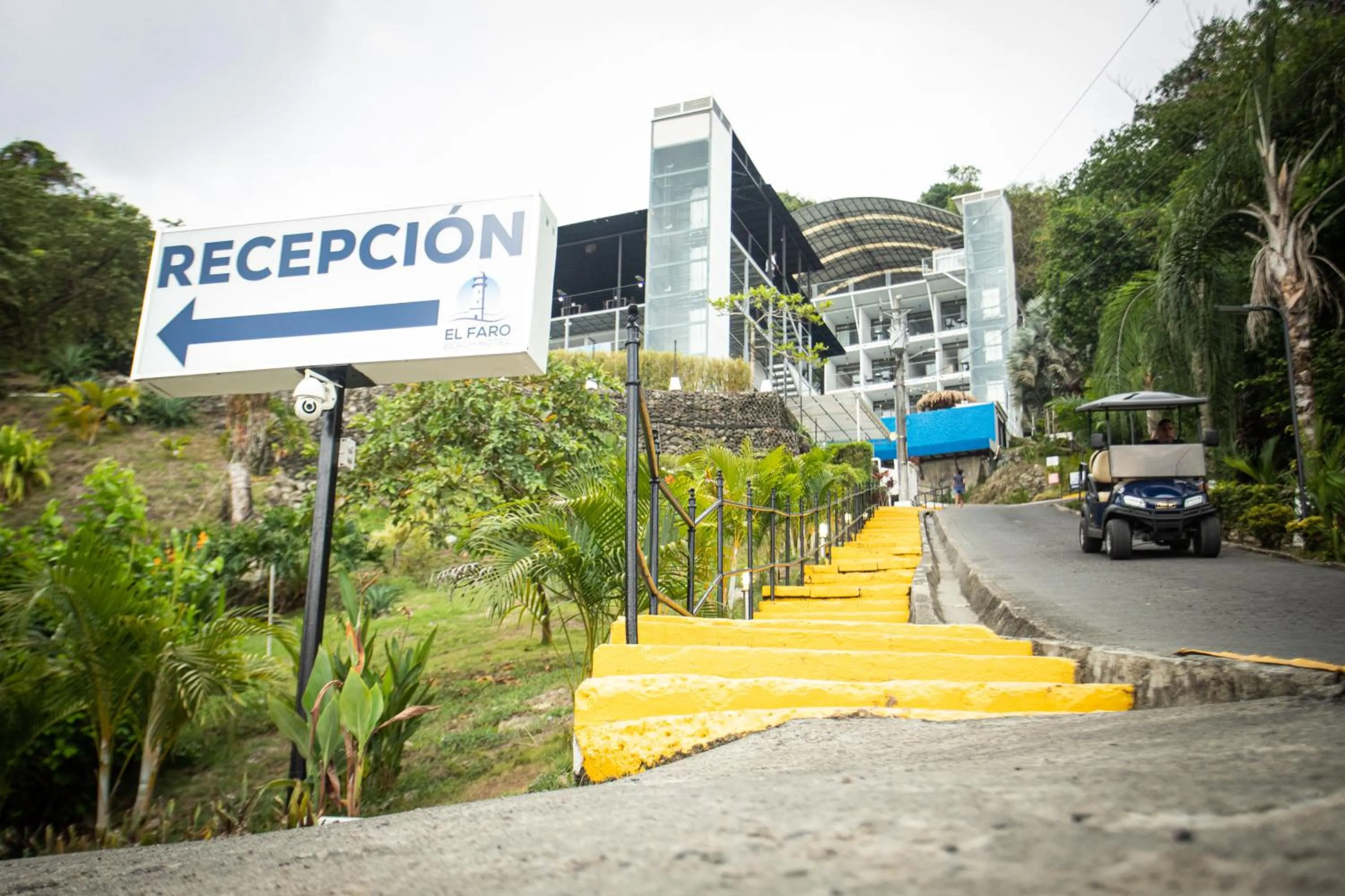 Lobby or reception in El Faro Containers Beach Hotel