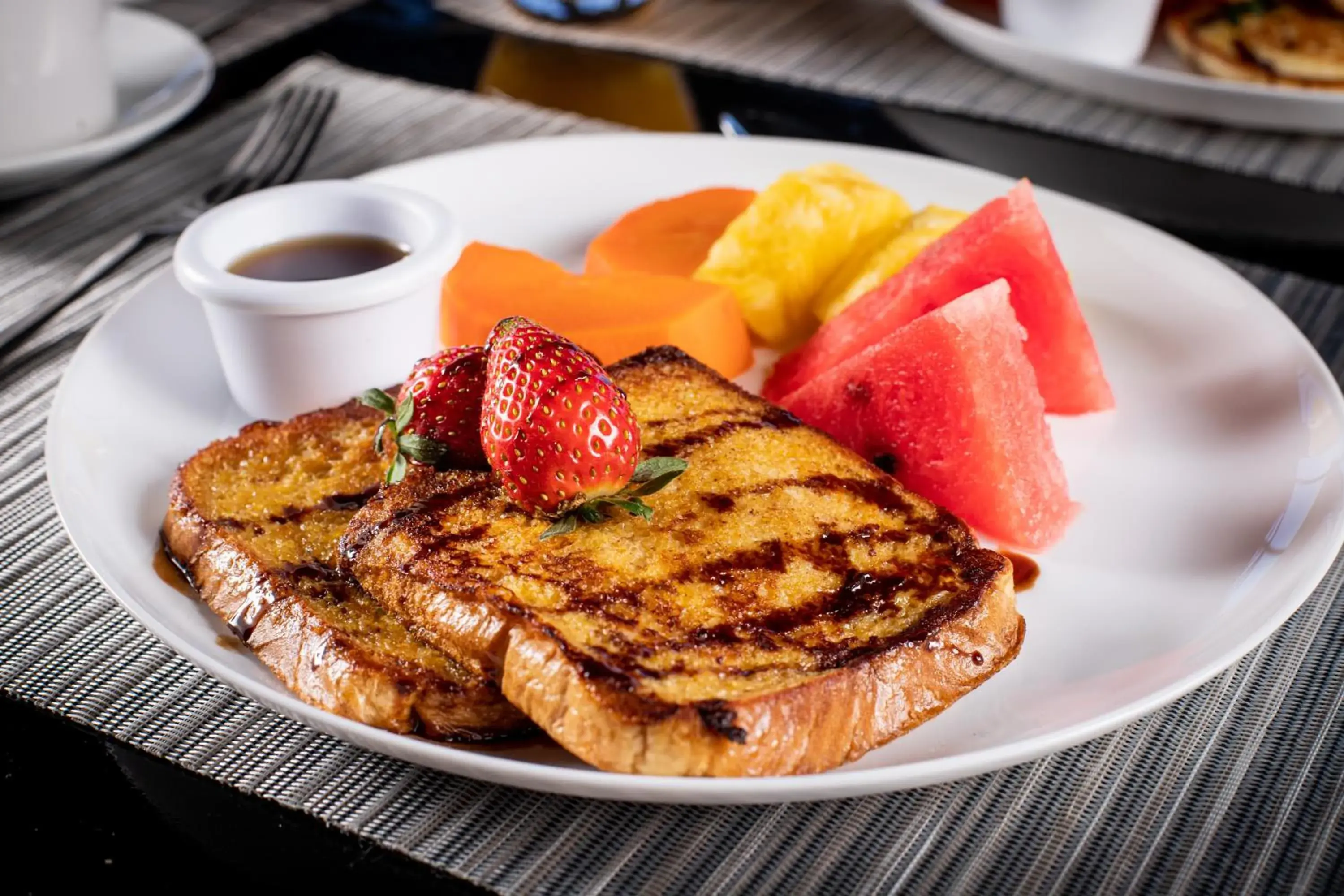 Restaurant/places to eat in El Faro Containers Beach Hotel Restaurant/places to eat in El Faro Containers Beach Hotel