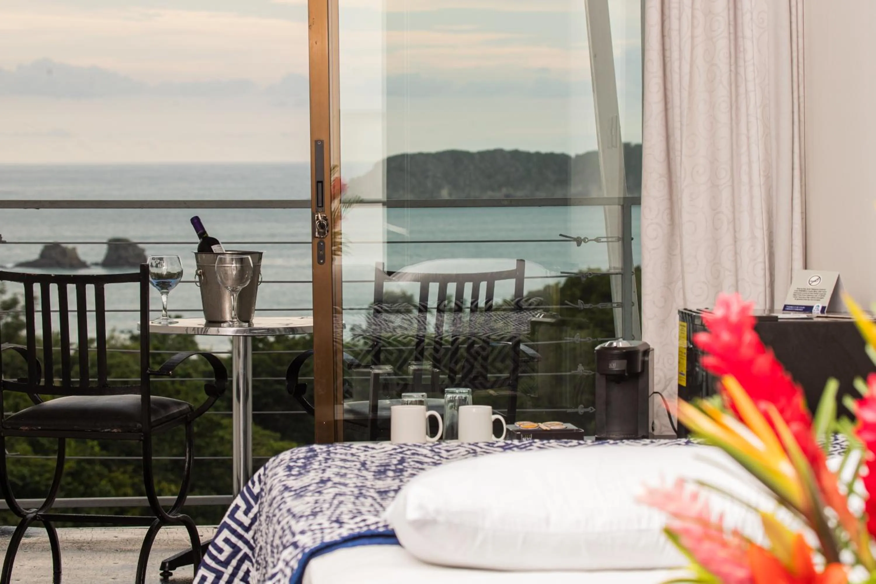 Balcony/Terrace in El Faro Containers Beach Hotel