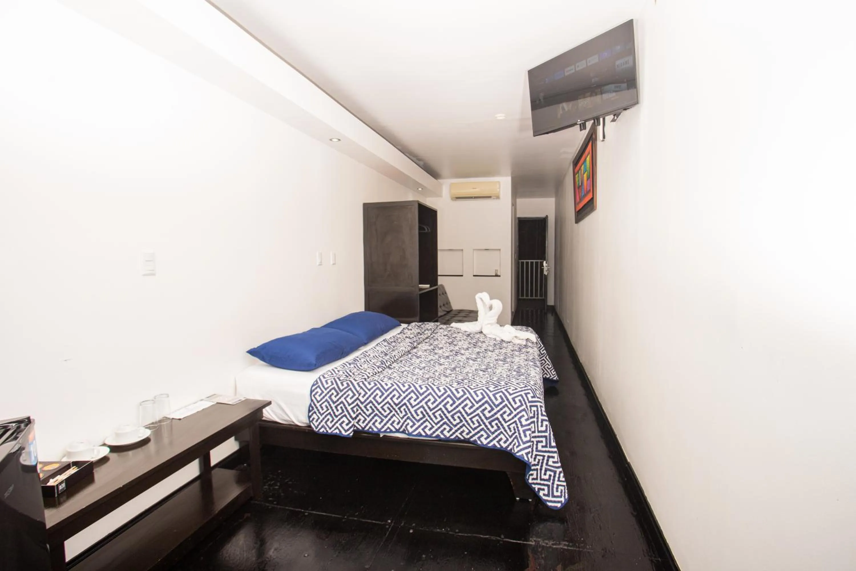 TV and multimedia, Bed in El Faro Containers Beach Hotel