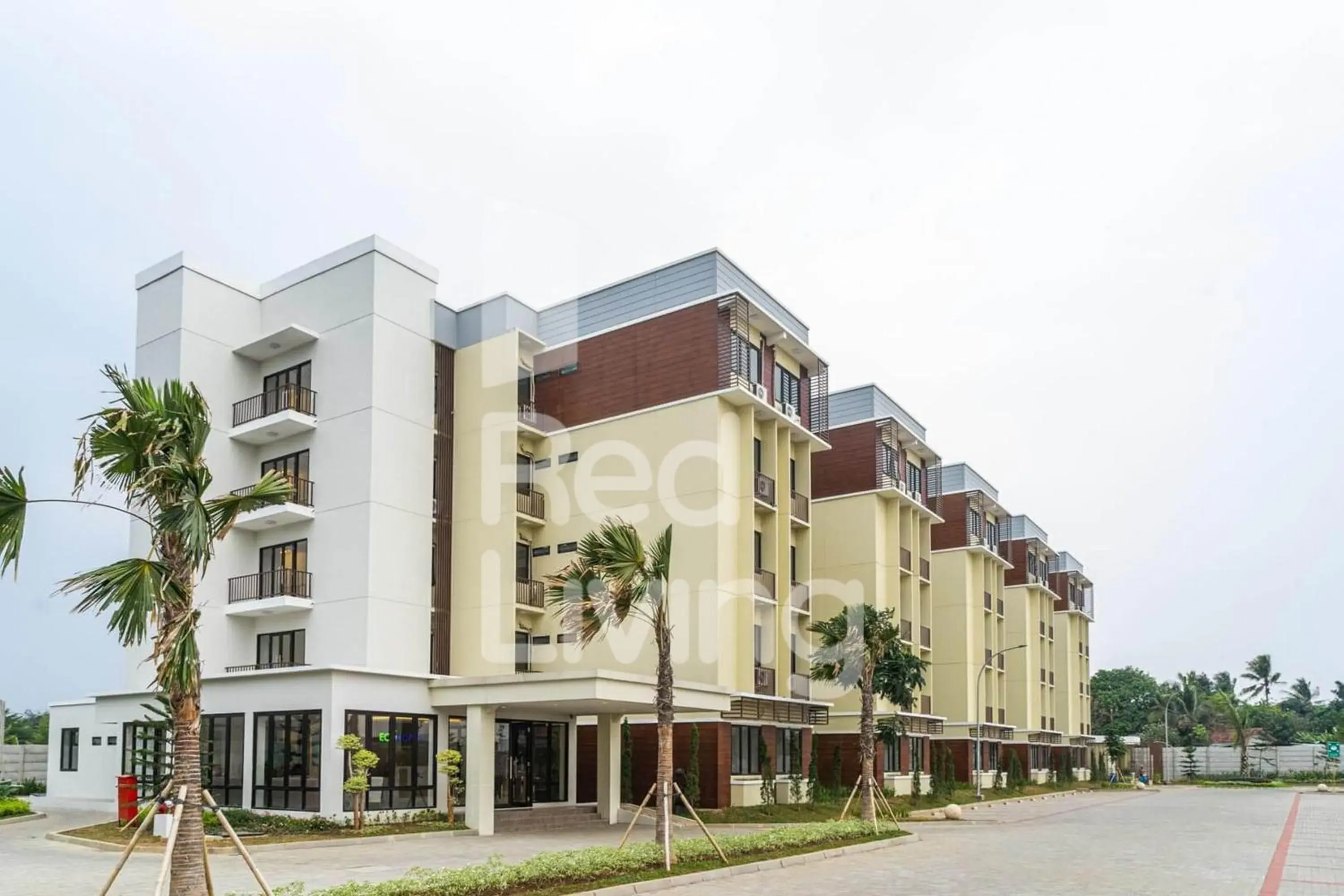 Property building in RedLiving Apartemen RQ at Ecohome Citra Raya Property building in RedLiving Apartemen RQ at Ecohome Citra Raya