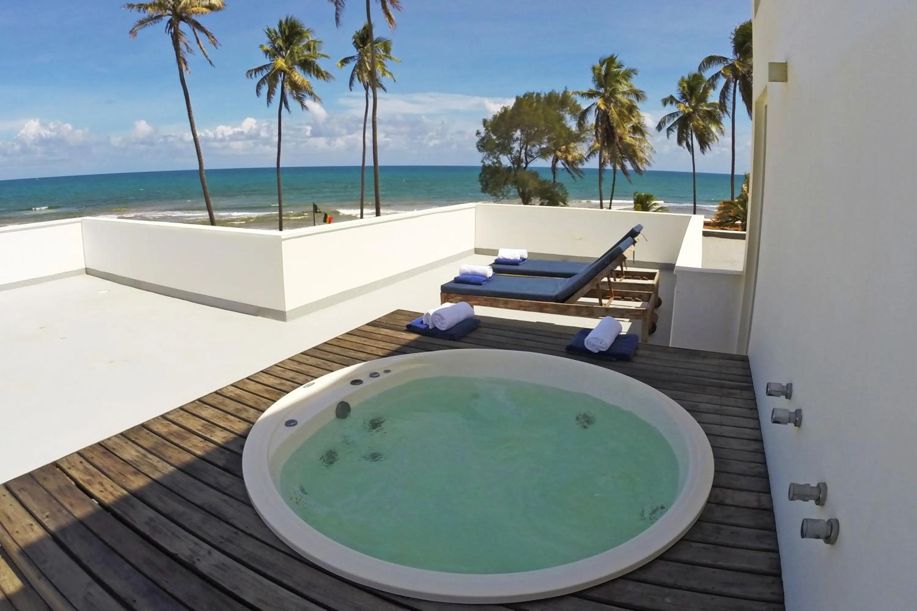 Hot Tub in B Blue Beachouses