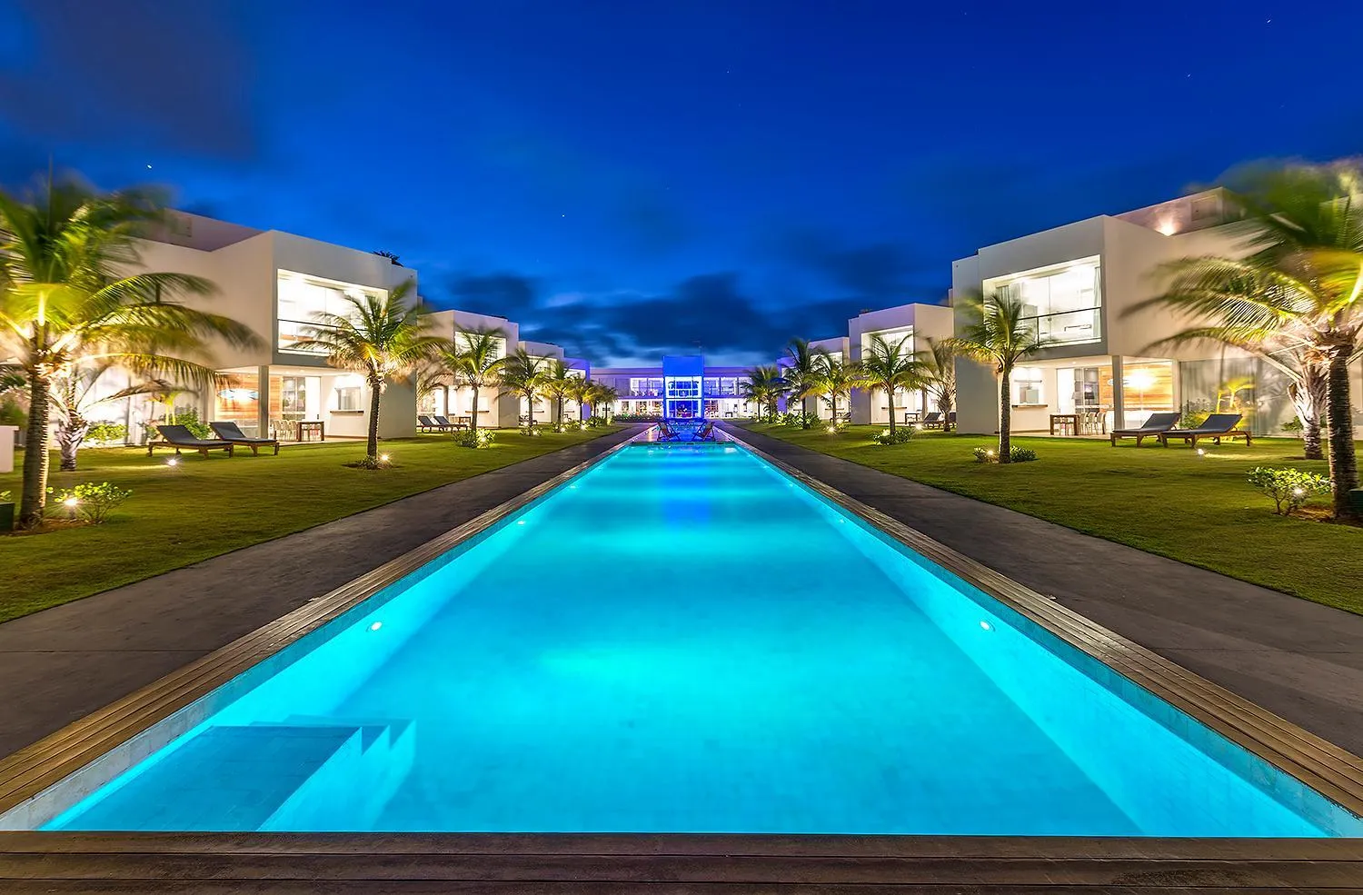 Garden view in B Blue Beachouses