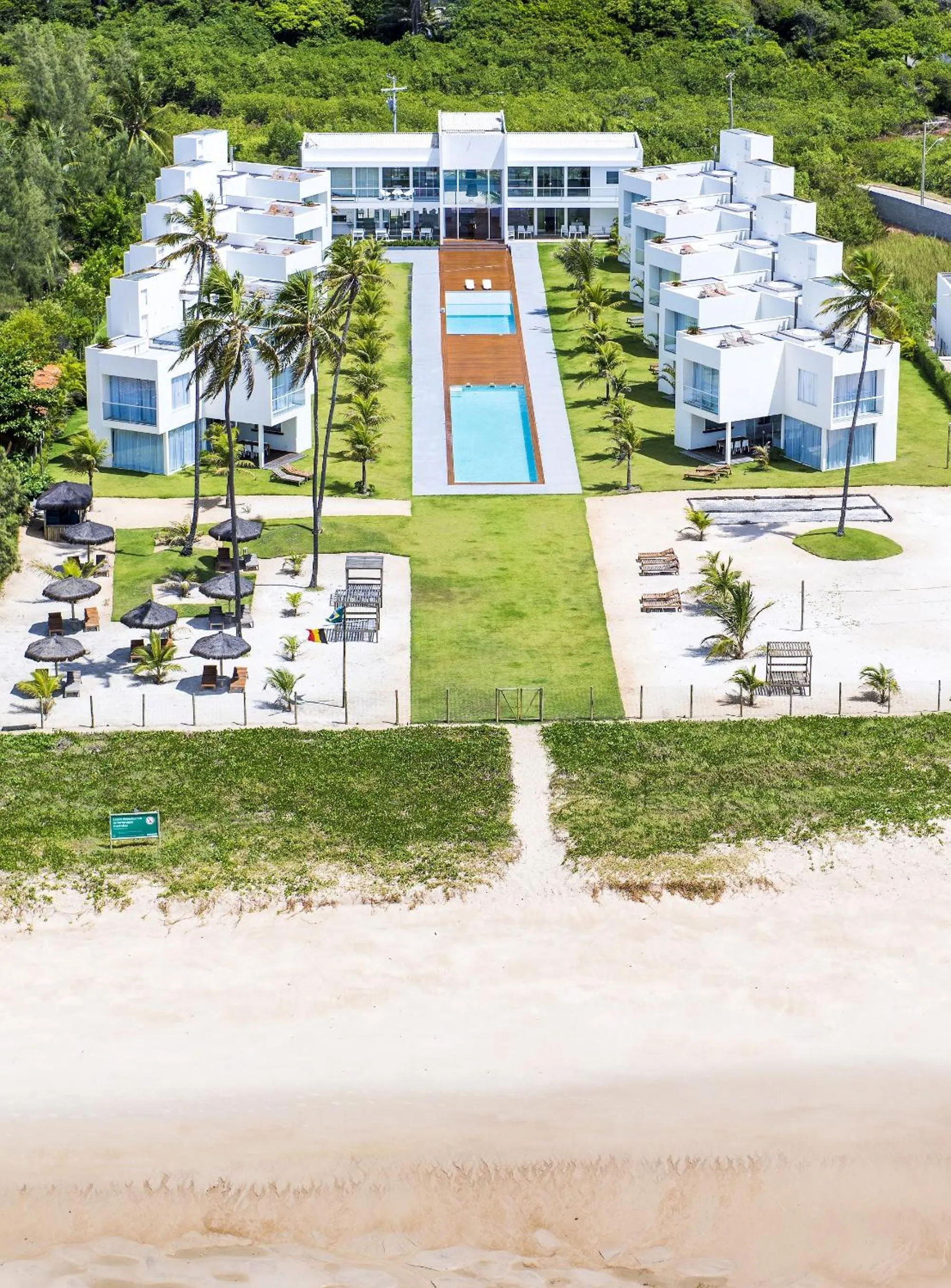 Bird's eye view in B Blue Beachouses