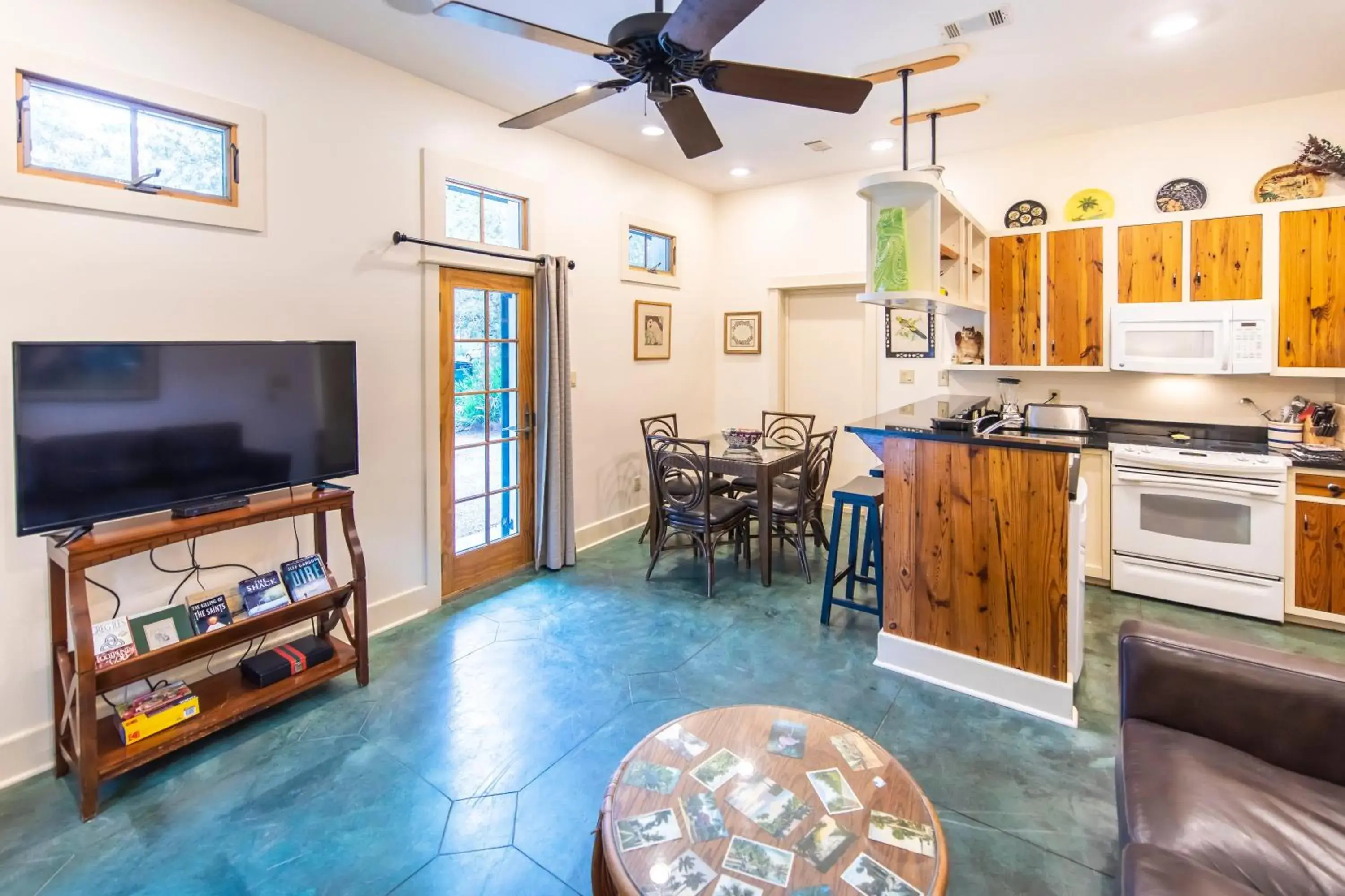 Living room in Hibiscus Coffee & Guesthouse Living room in Hibiscus Coffee & Guesthouse