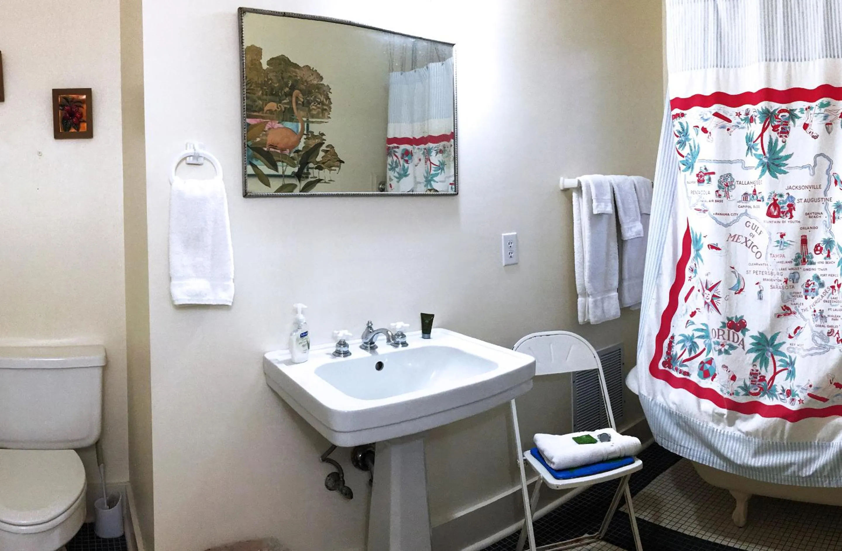 Bathroom in Hibiscus Coffee & Guesthouse