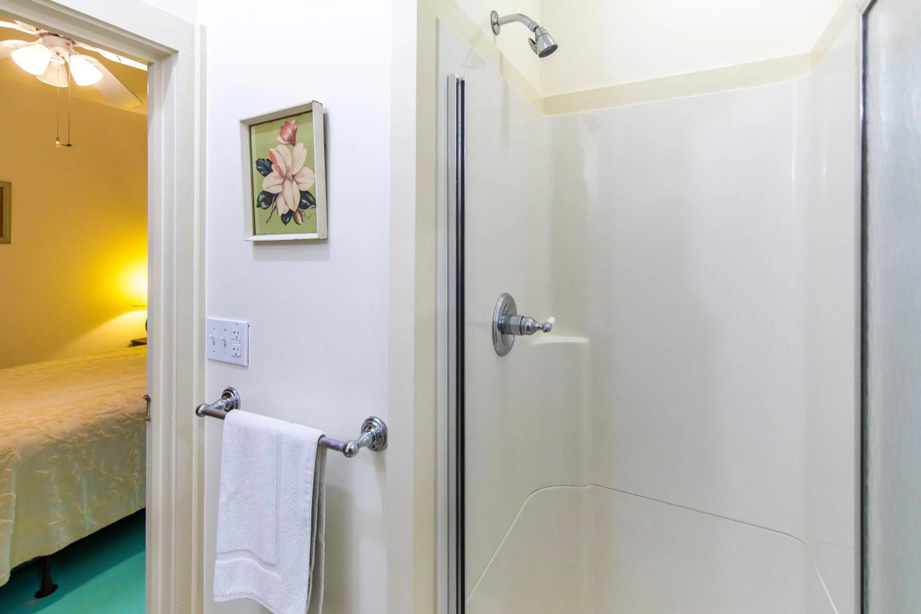 Bathroom in Hibiscus Coffee & Guesthouse