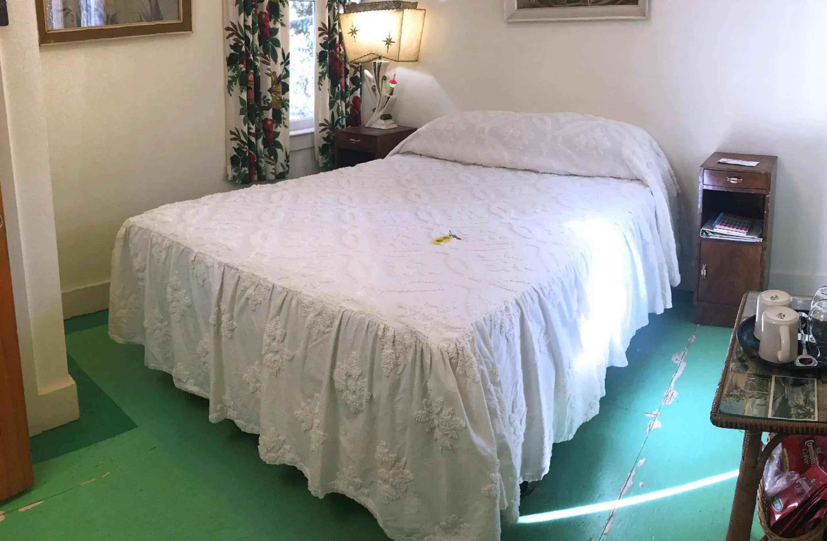 Bed in Hibiscus Coffee & Guesthouse Bed in Hibiscus Coffee & Guesthouse