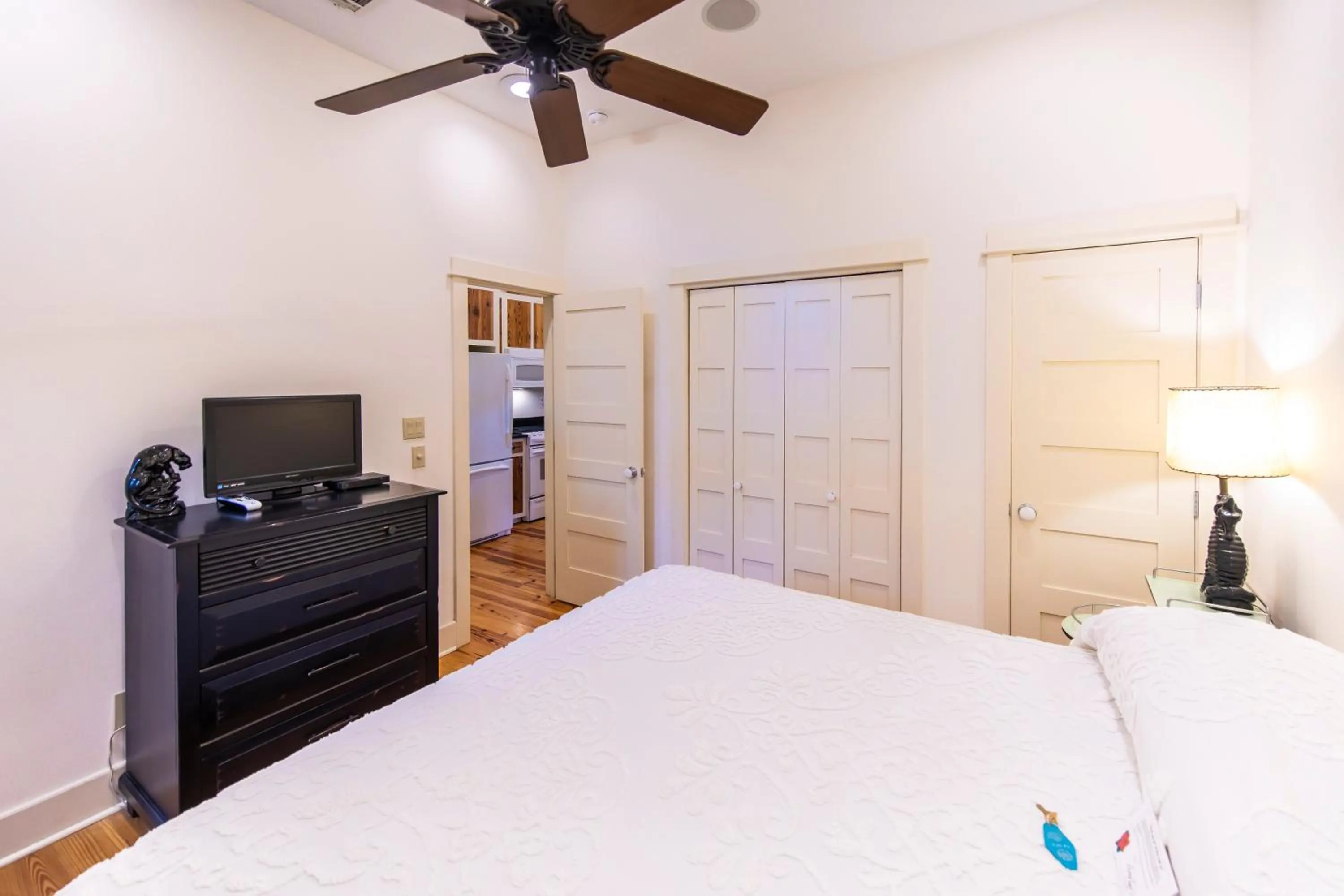 Bedroom, Bed in Hibiscus Coffee & Guesthouse