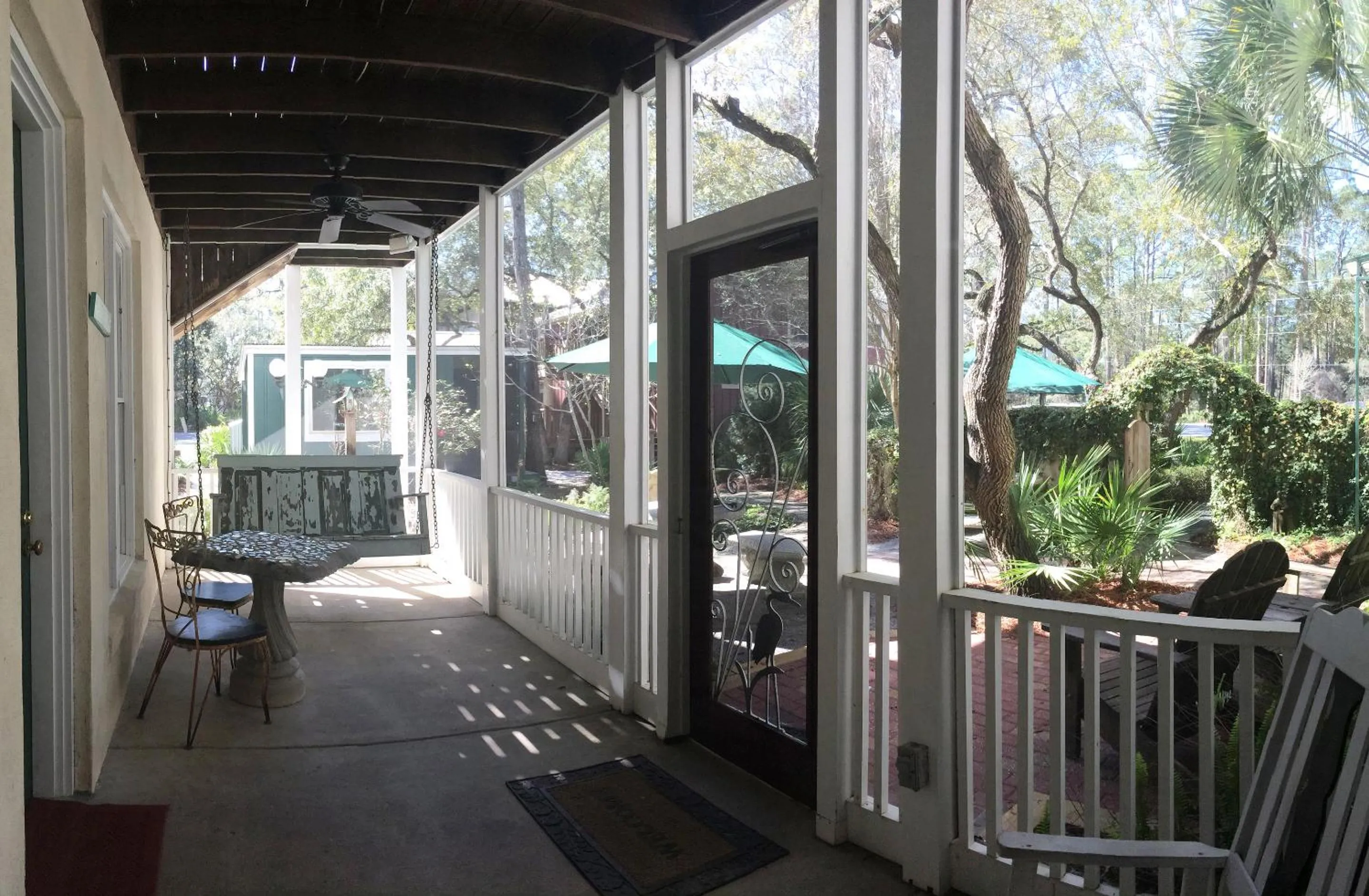 Patio in Hibiscus Coffee & Guesthouse