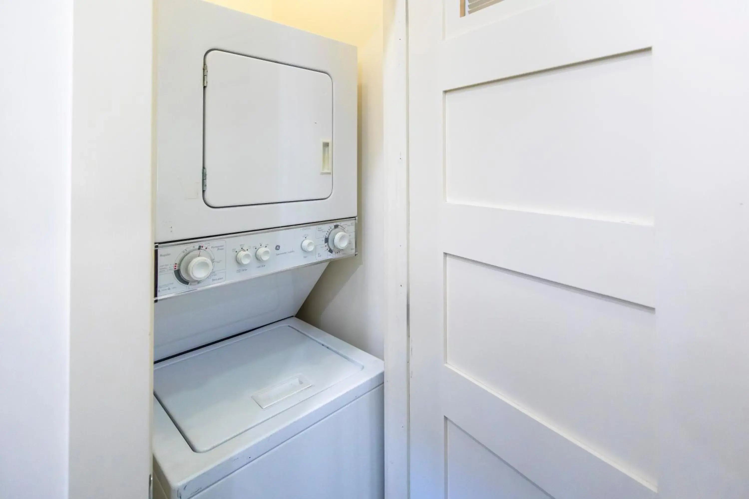 washing machine in Hibiscus Coffee & Guesthouse washing machine in Hibiscus Coffee & Guesthouse