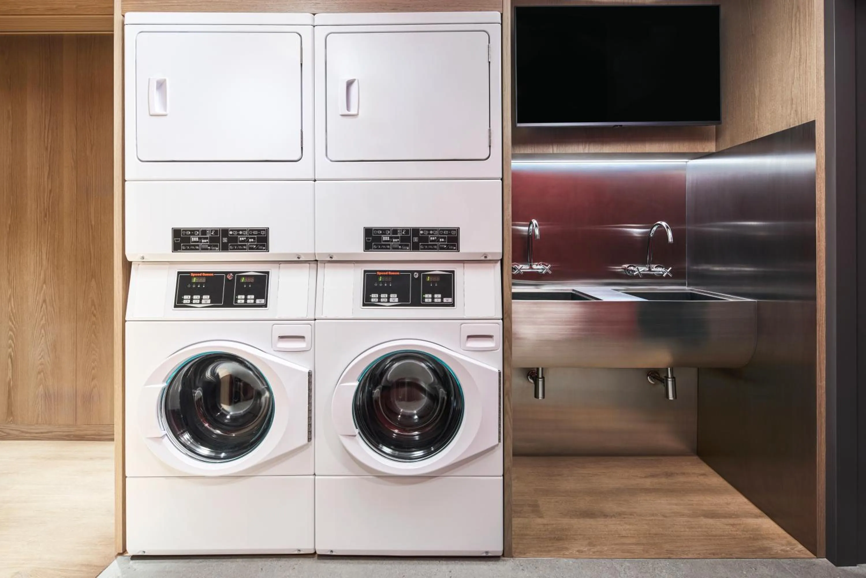 washing machine in Ying'nFlo, Wesley Admiralty, Hong Kong