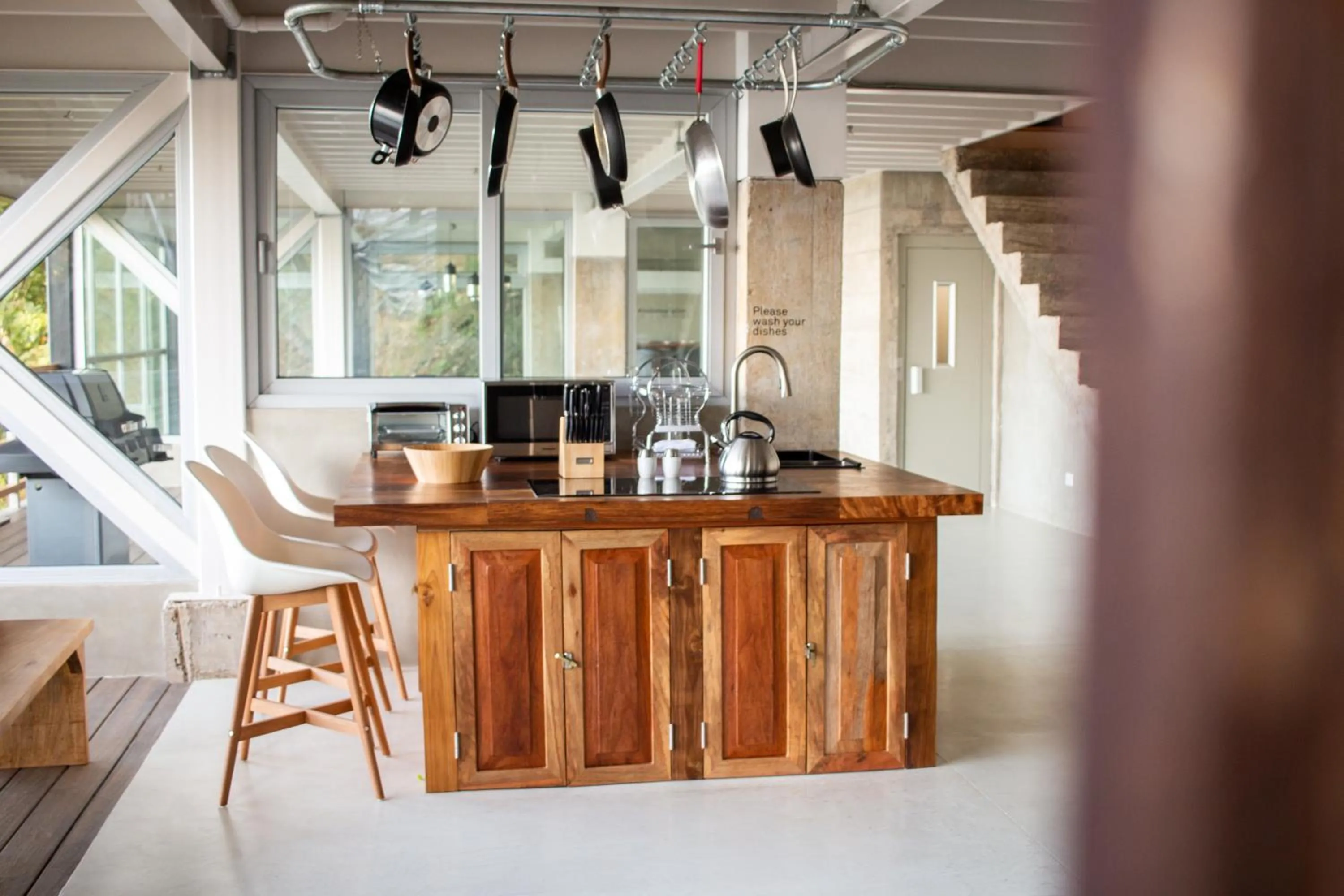 Communal kitchen in Outsite Santa Teresa Maramar