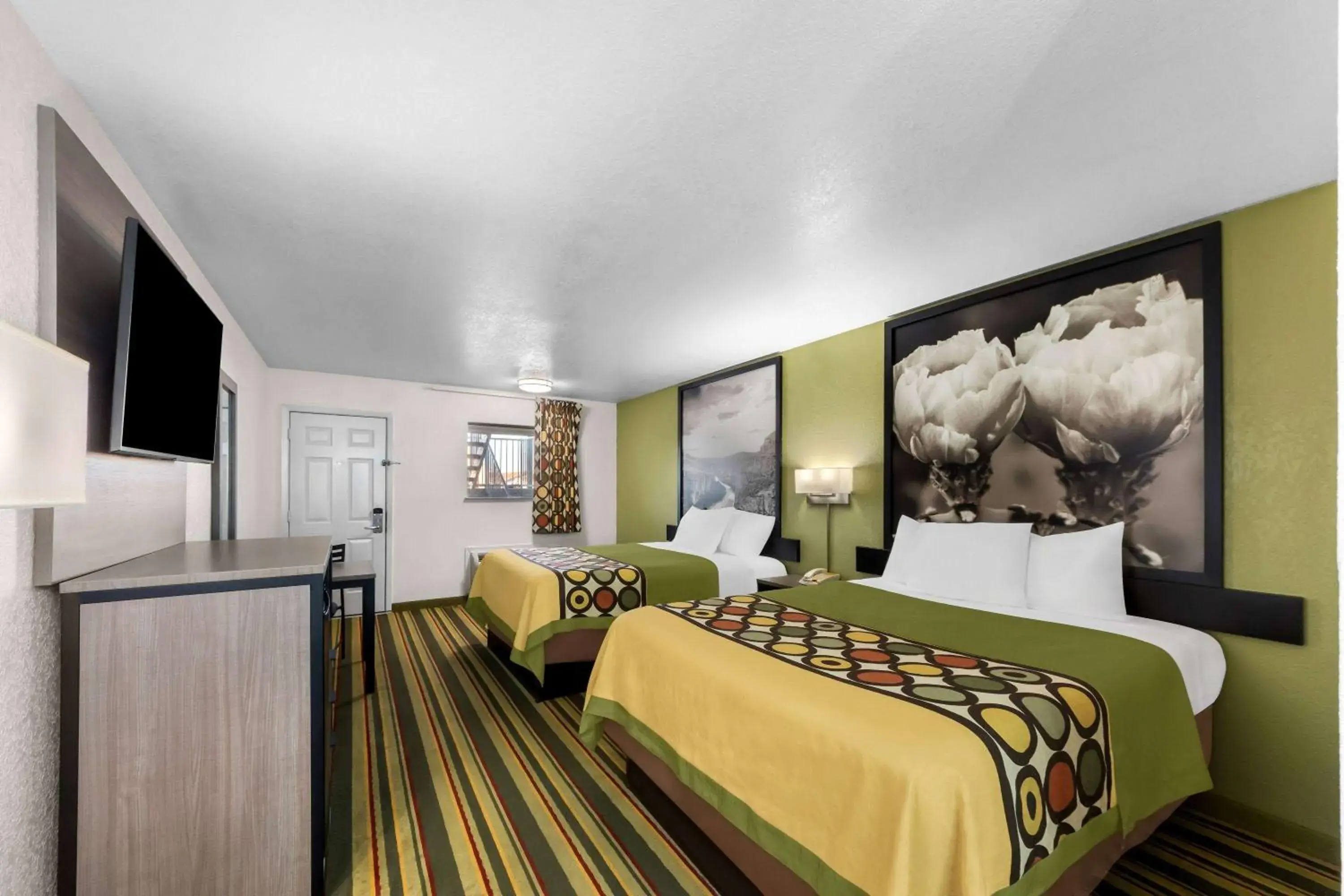 Bed in Super 8 by Wyndham Pleasanton Bed in Super 8 by Wyndham Pleasanton