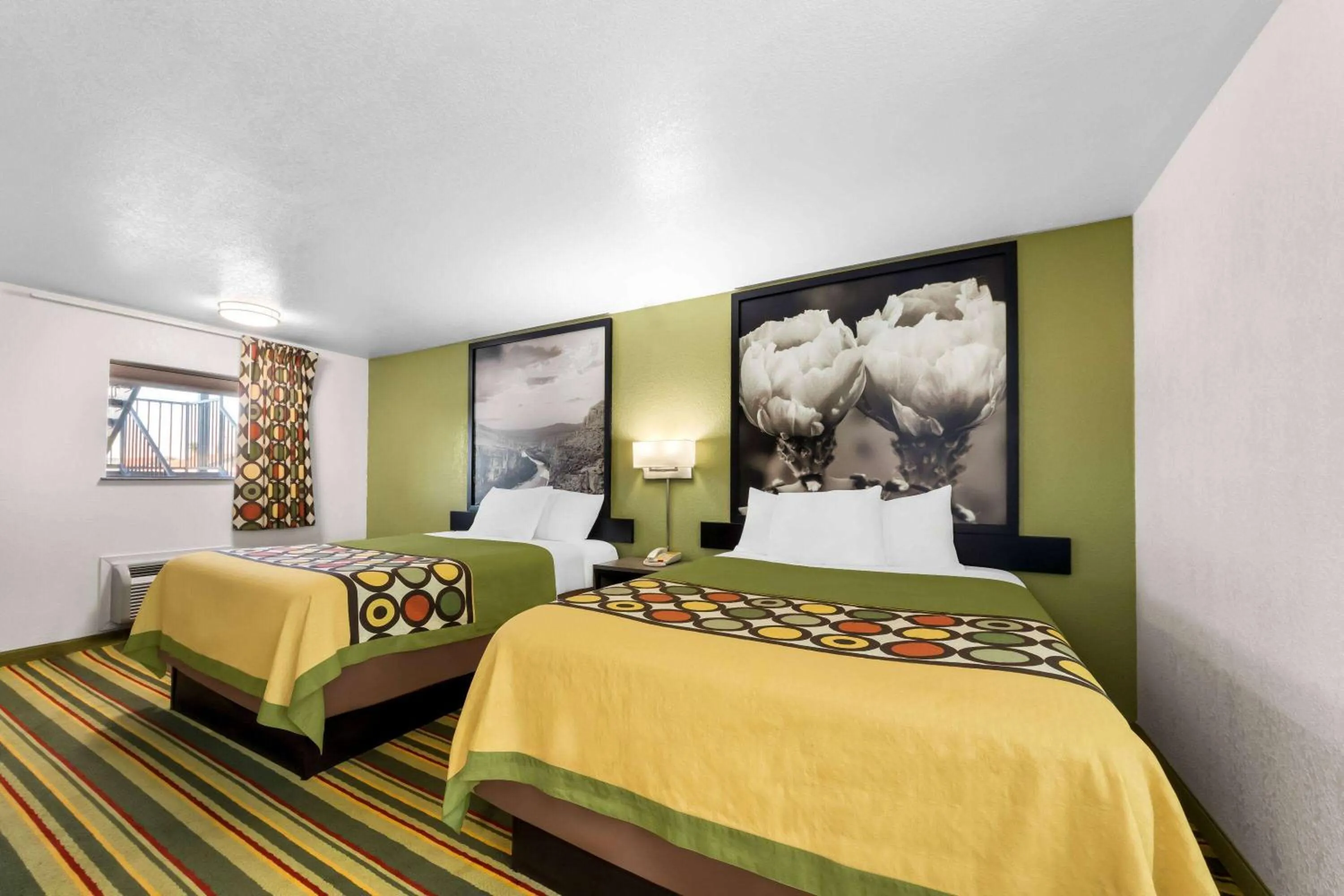 Bed in Super 8 by Wyndham Pleasanton