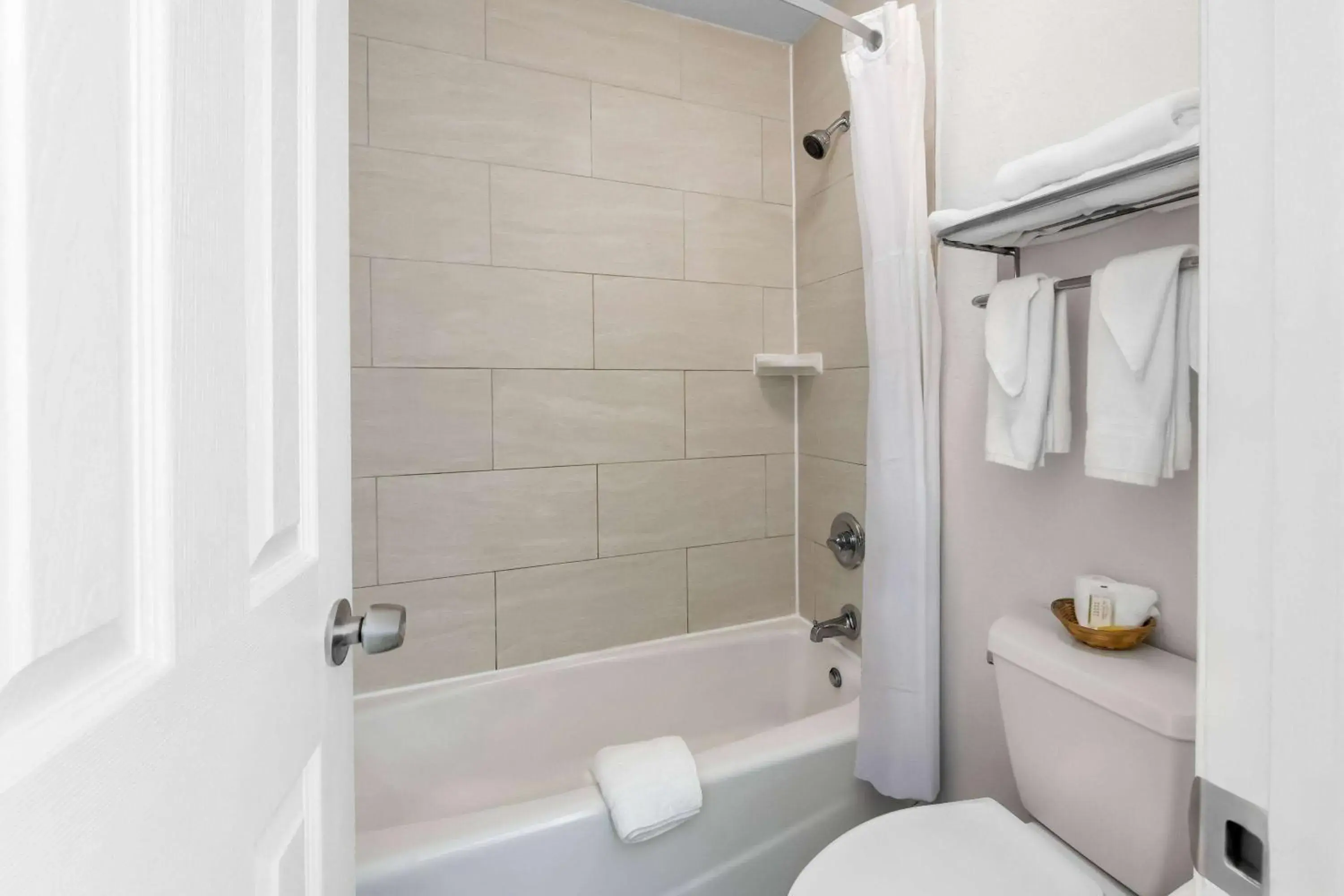 Bed in Super 8 by Wyndham Pleasanton Bed in Super 8 by Wyndham Pleasanton