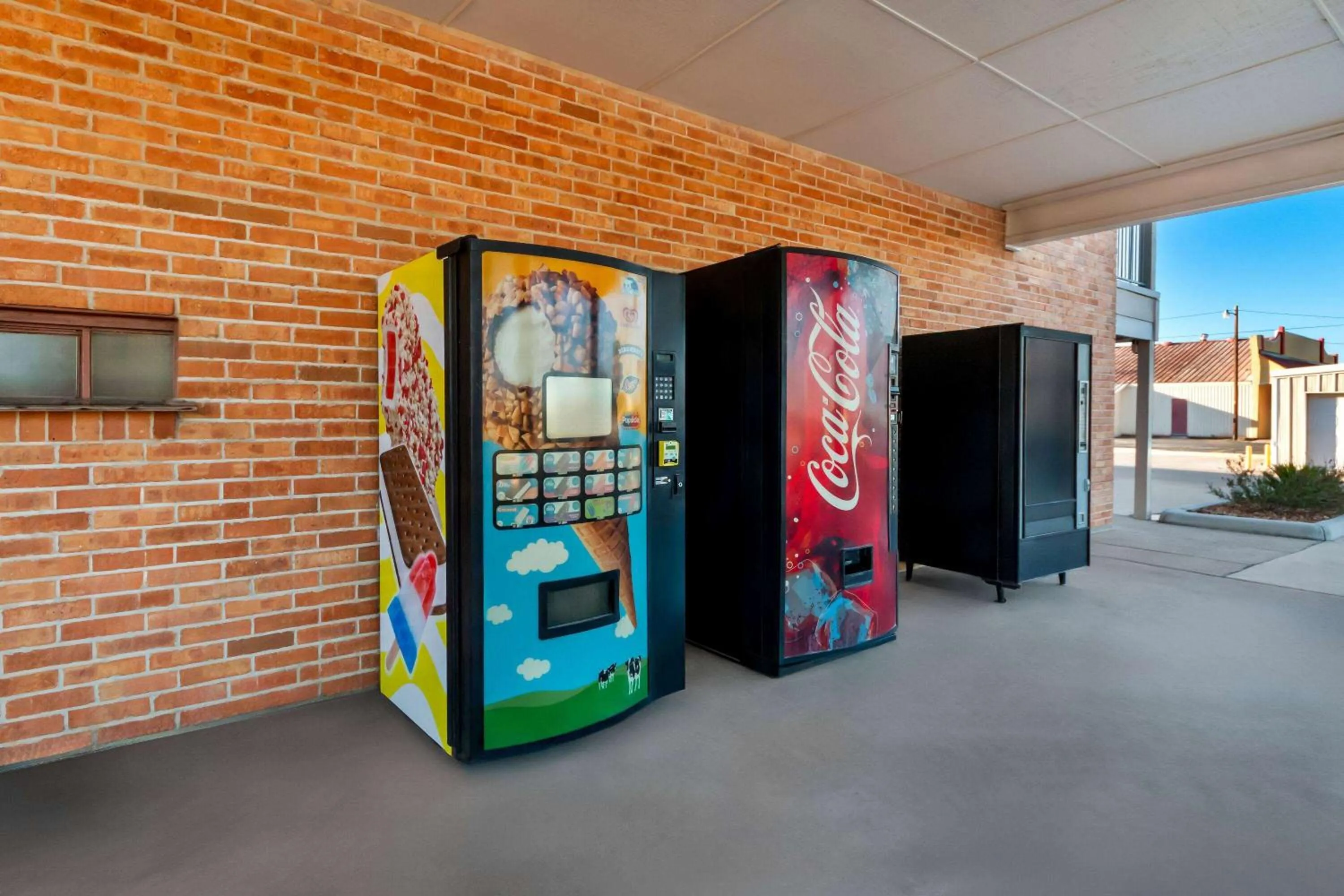 Other in Super 8 by Wyndham Pleasanton