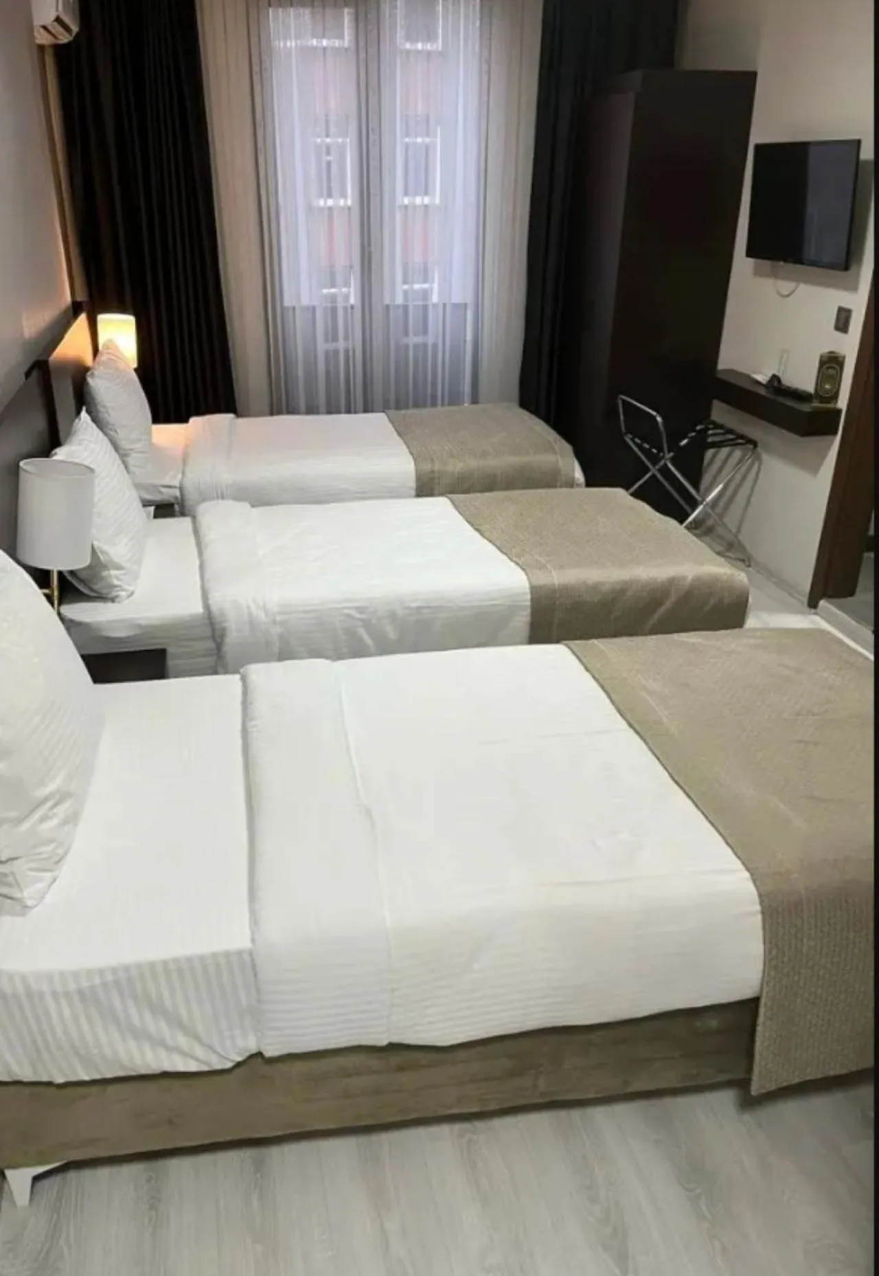 Other, Bed in Mays Royal Hotel