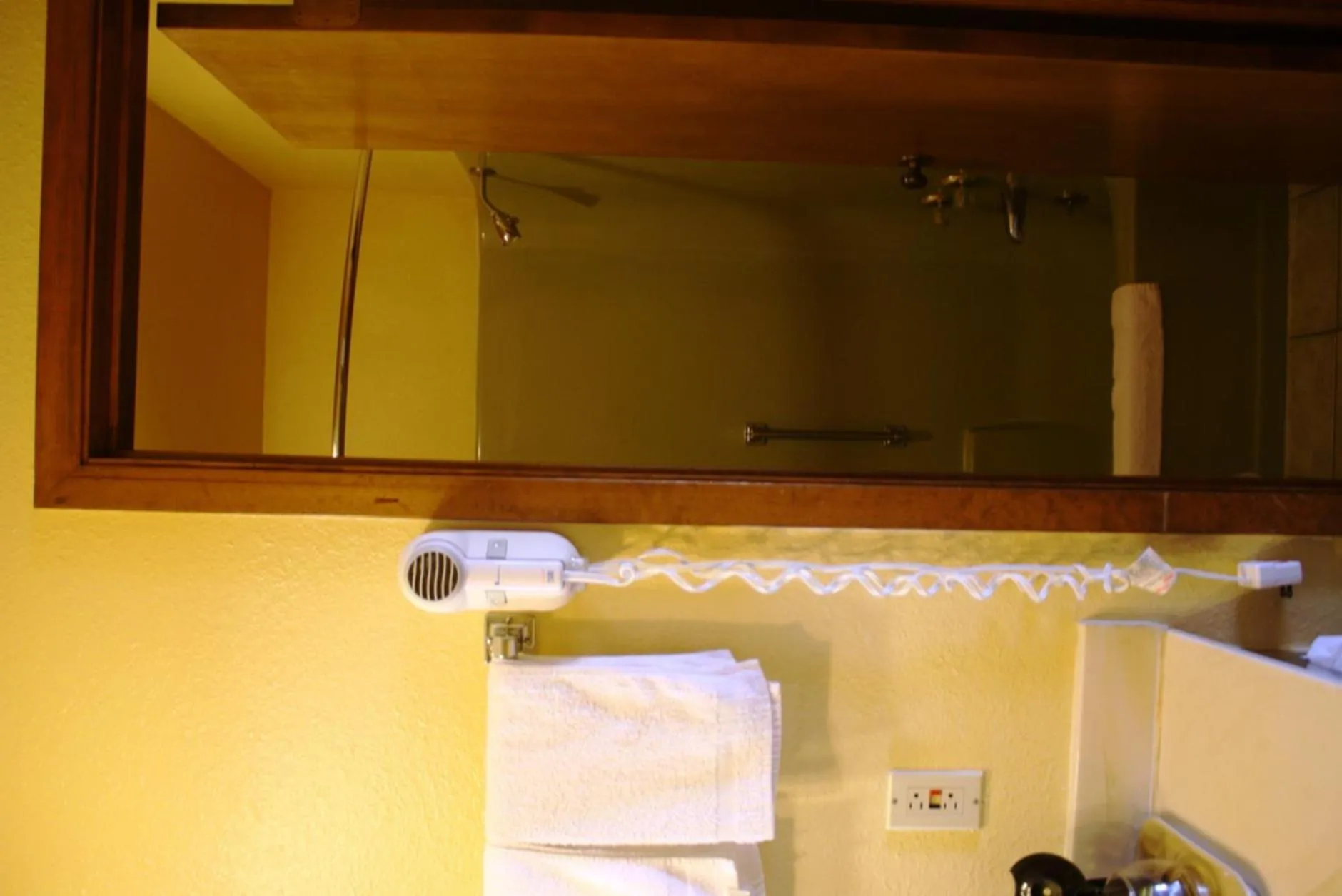 Lake Palestine Motor Inn