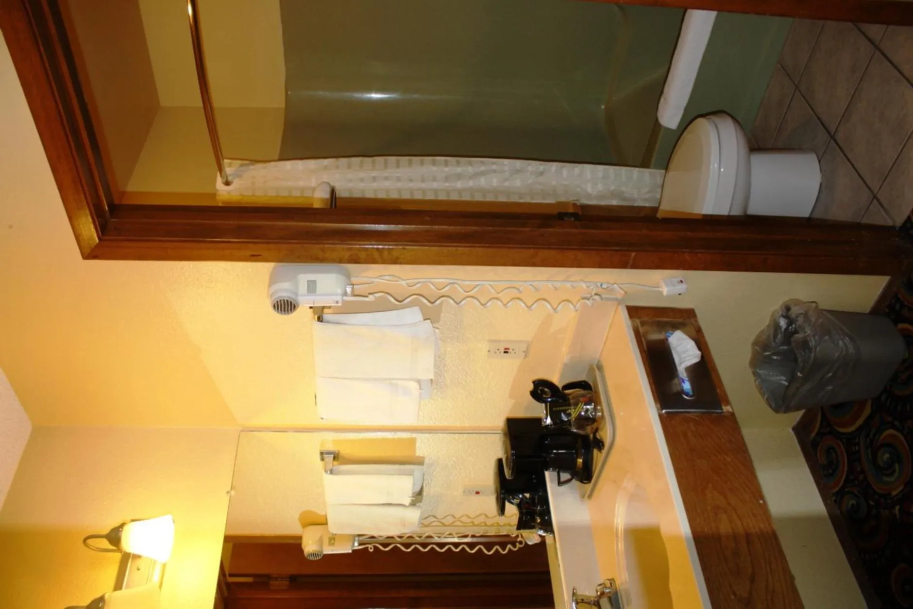 Lake Palestine Motor Inn