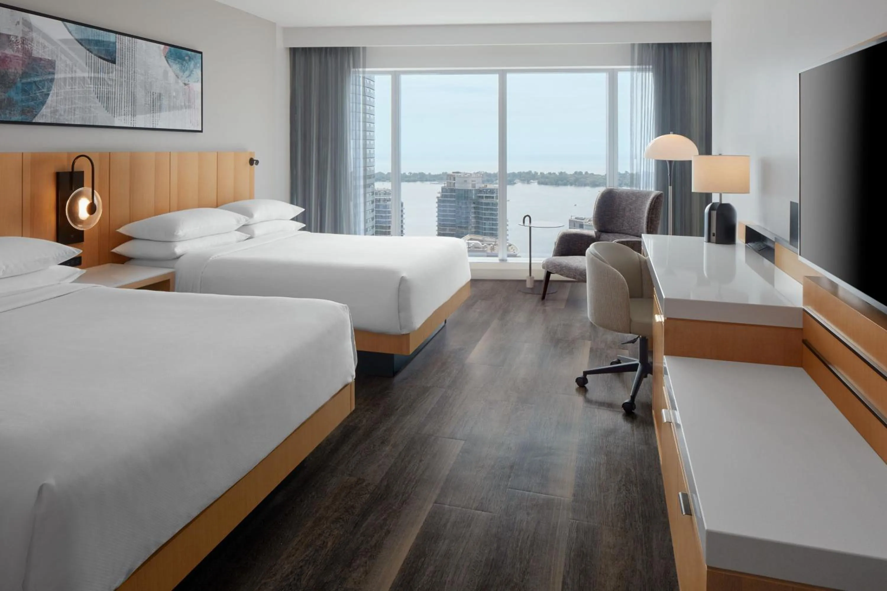 Photo of the whole room, Bed in Delta Hotels by Marriott Toronto