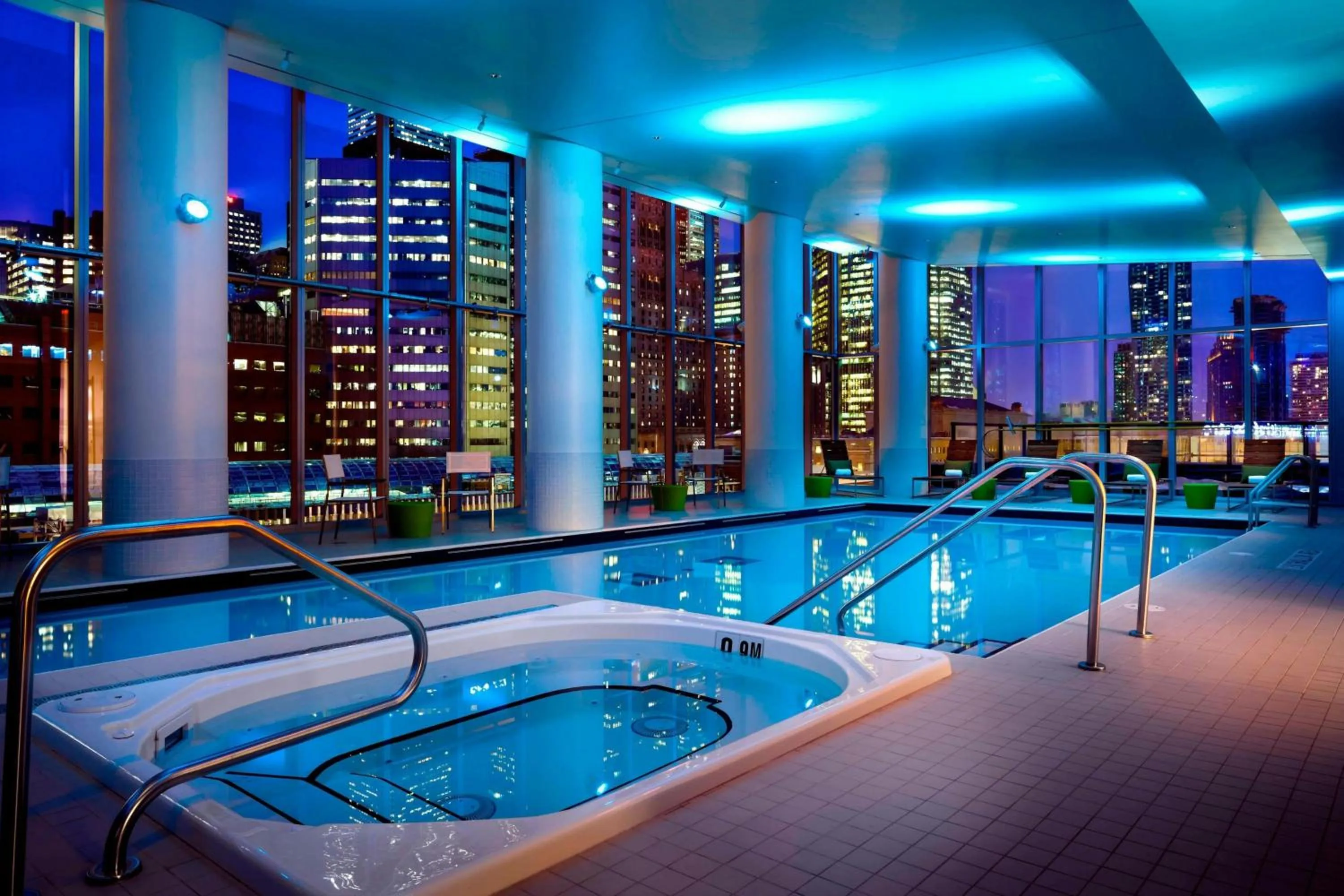 Swimming pool in Delta Hotels by Marriott Toronto